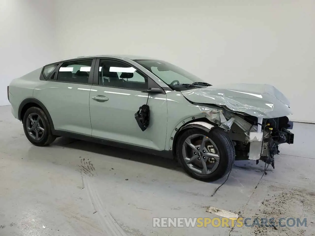4 fotografías del automóvil dañado 3KPFT4DE1SE006530 KIA K4 LX 2025