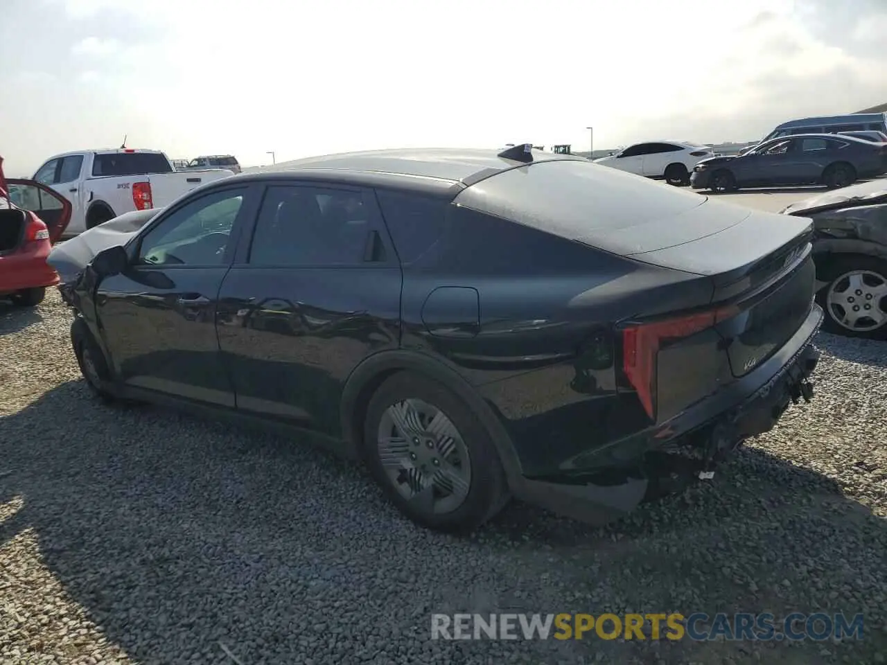 2 fotografías del automóvil dañado 3KPFT4DE2SE004737 KIA K4 LX 2025