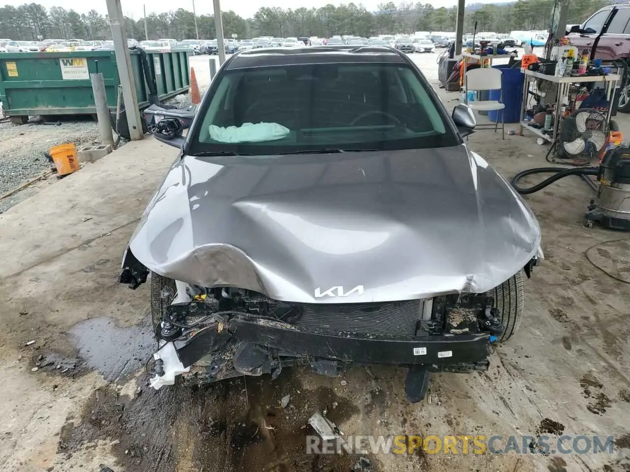 5 fotografías del automóvil dañado 3KPFT4DE3SE035740 KIA K4 LX 2025