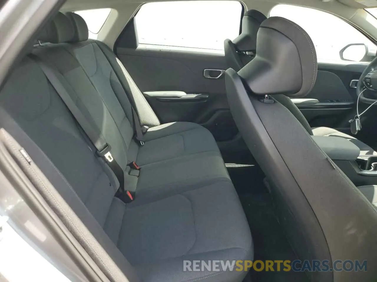 10 fotografías del automóvil dañado 3KPFT4DE3SE075381 KIA K4 LX 2025