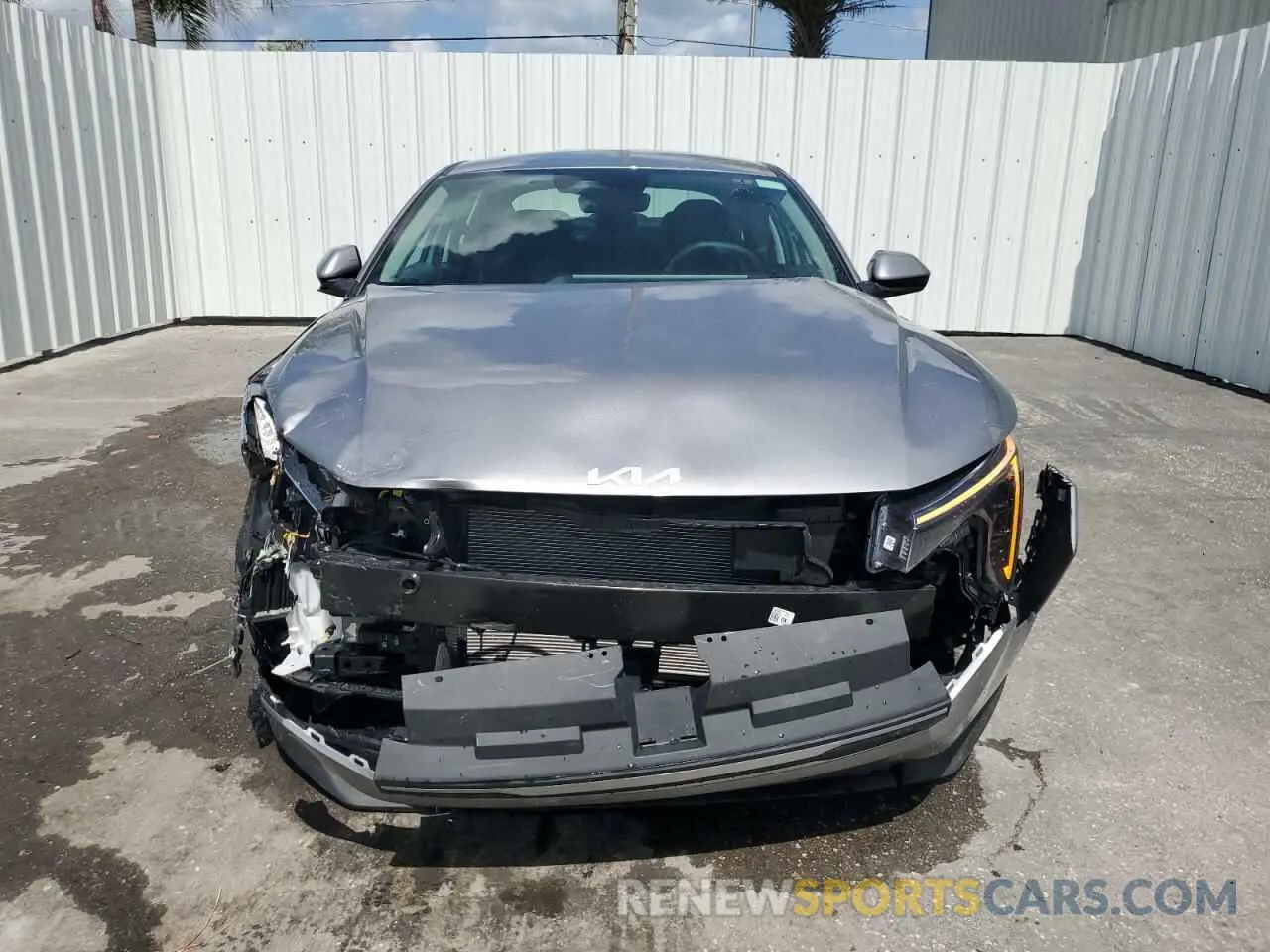 5 fotografías del automóvil dañado 3KPFT4DE3SE075381 KIA K4 LX 2025