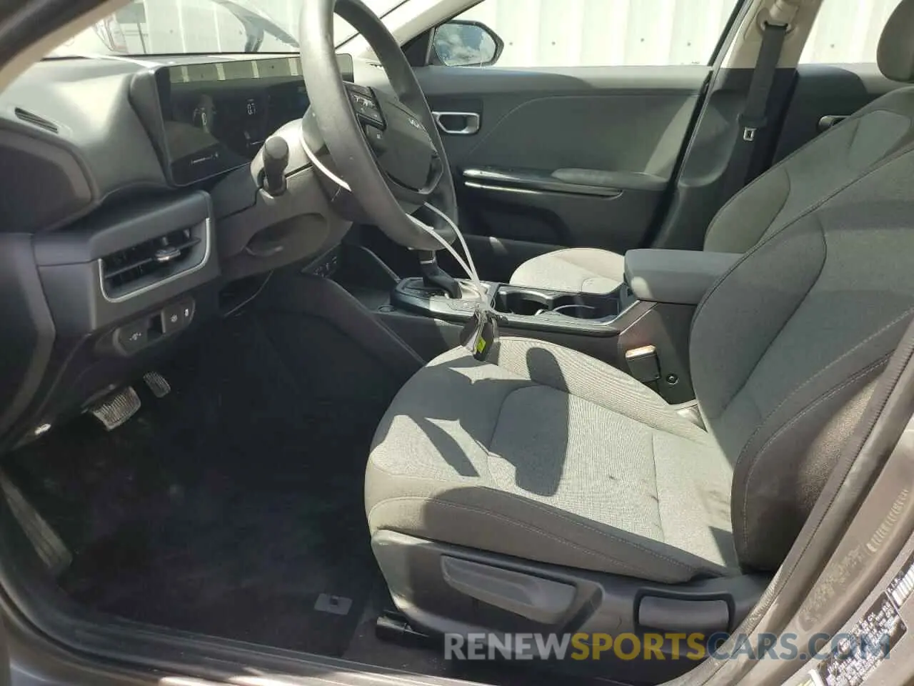7 fotografías del automóvil dañado 3KPFT4DE3SE075381 KIA K4 LX 2025