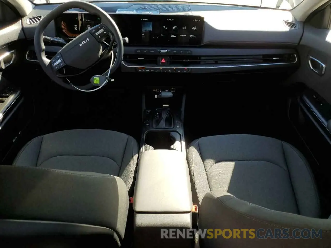 8 fotografías del automóvil dañado 3KPFT4DE5SE015196 KIA K4 LX 2025