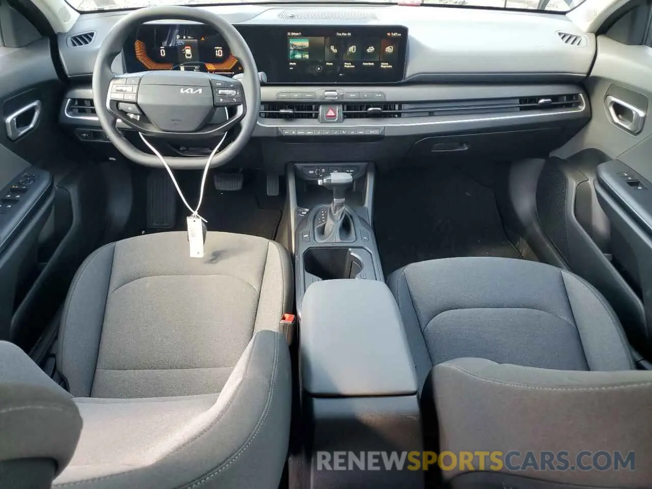 8 fotografías del automóvil dañado 3KPFT4DE6SE047316 KIA K4 LX 2025