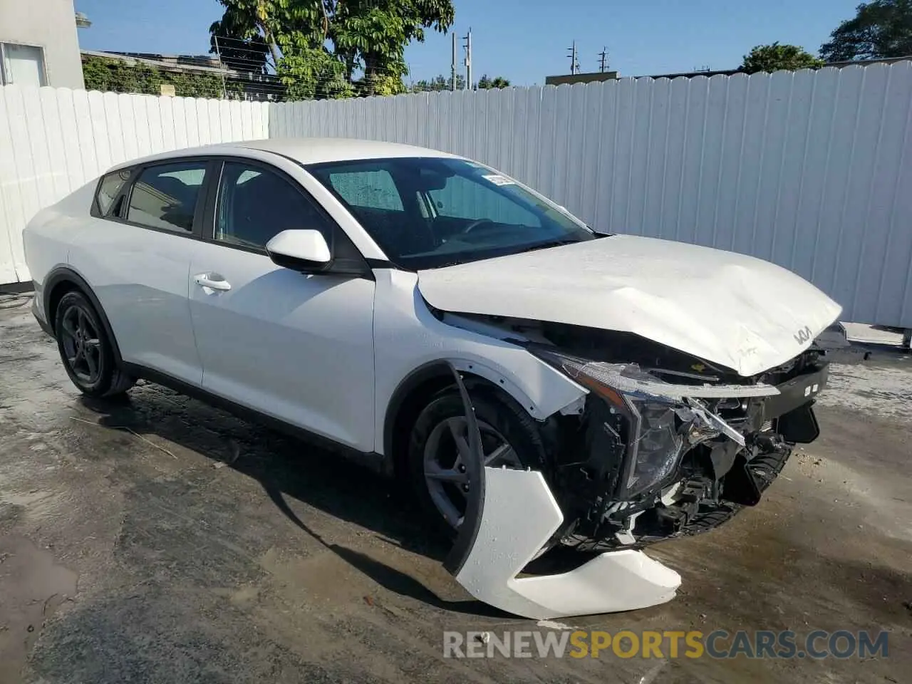 4 fotografías del automóvil dañado 3KPFT4DE6SE059319 KIA K4 LX 2025