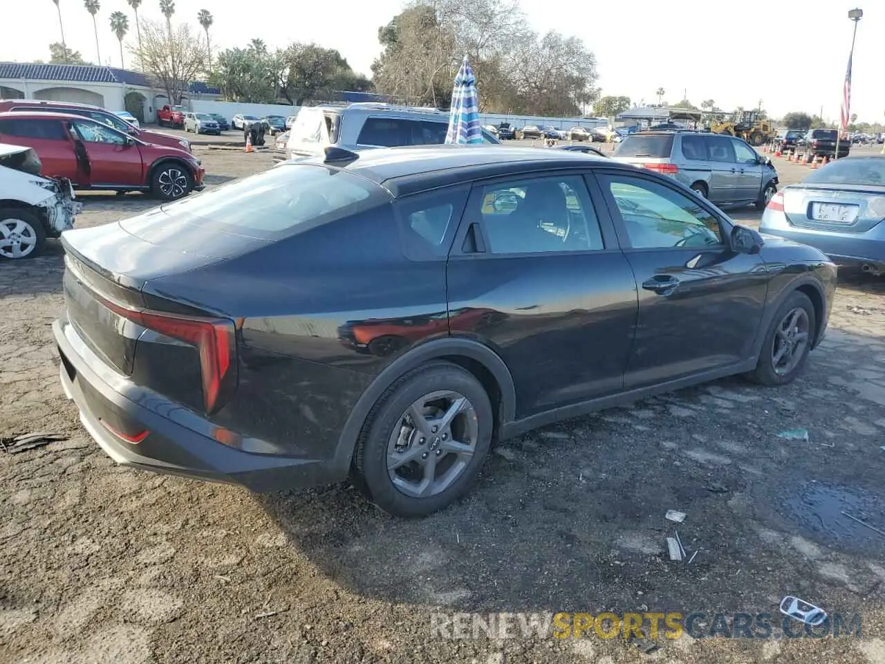 3 fotografías del automóvil dañado 3KPFT4DE7SE019704 KIA K4 LX 2025