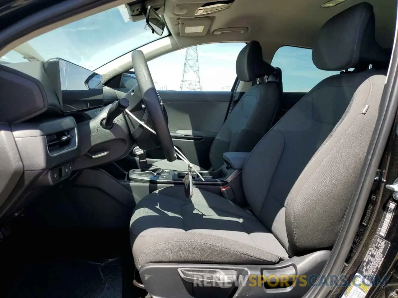 7 fotografías del automóvil dañado 3KPFT4DE7SE091549 KIA K4 LX 2025