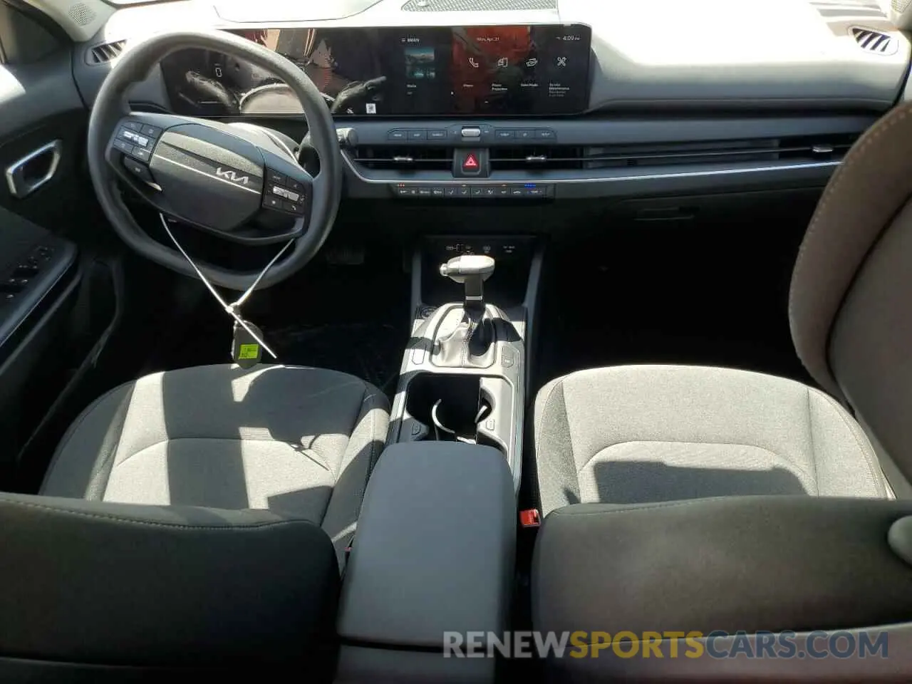 8 fotografías del automóvil dañado 3KPFT4DE7SE091549 KIA K4 LX 2025