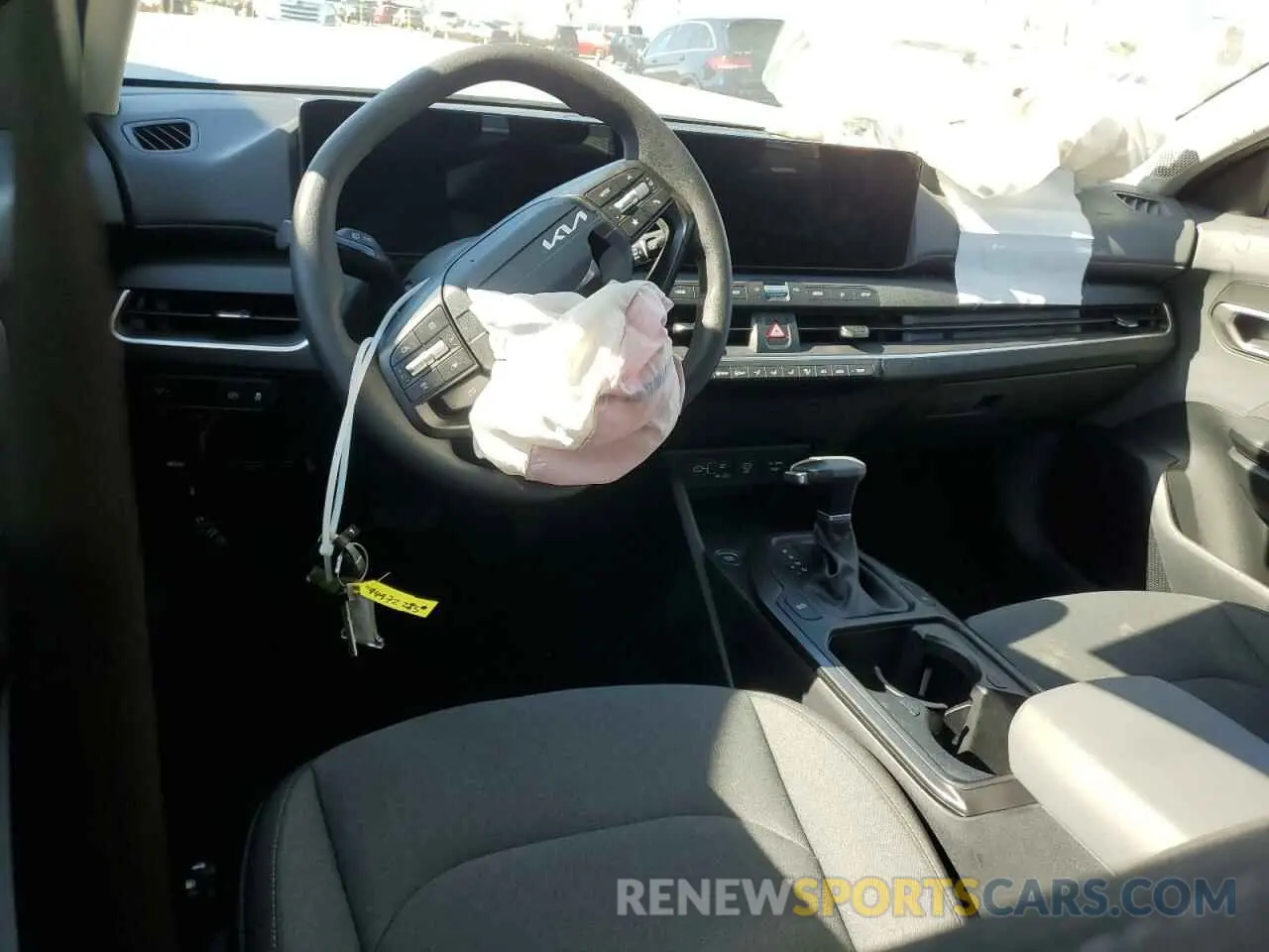 8 fotografías del automóvil dañado 3KPFT4DE8SE041369 KIA K4 LX 2025