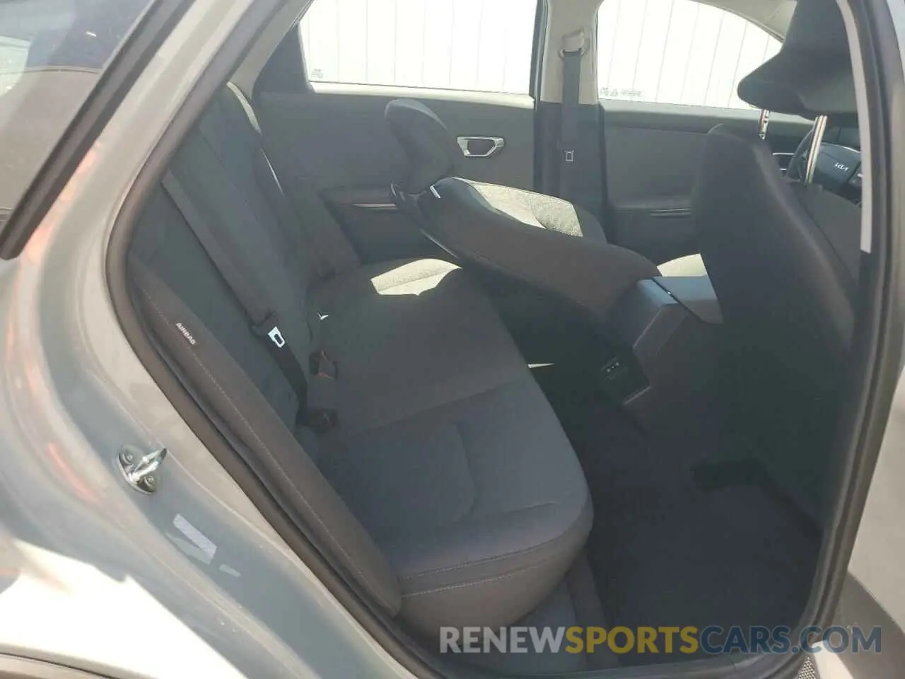 10 fotografías del automóvil dañado 3KPFT4DE8SE058107 KIA K4 LX 2025
