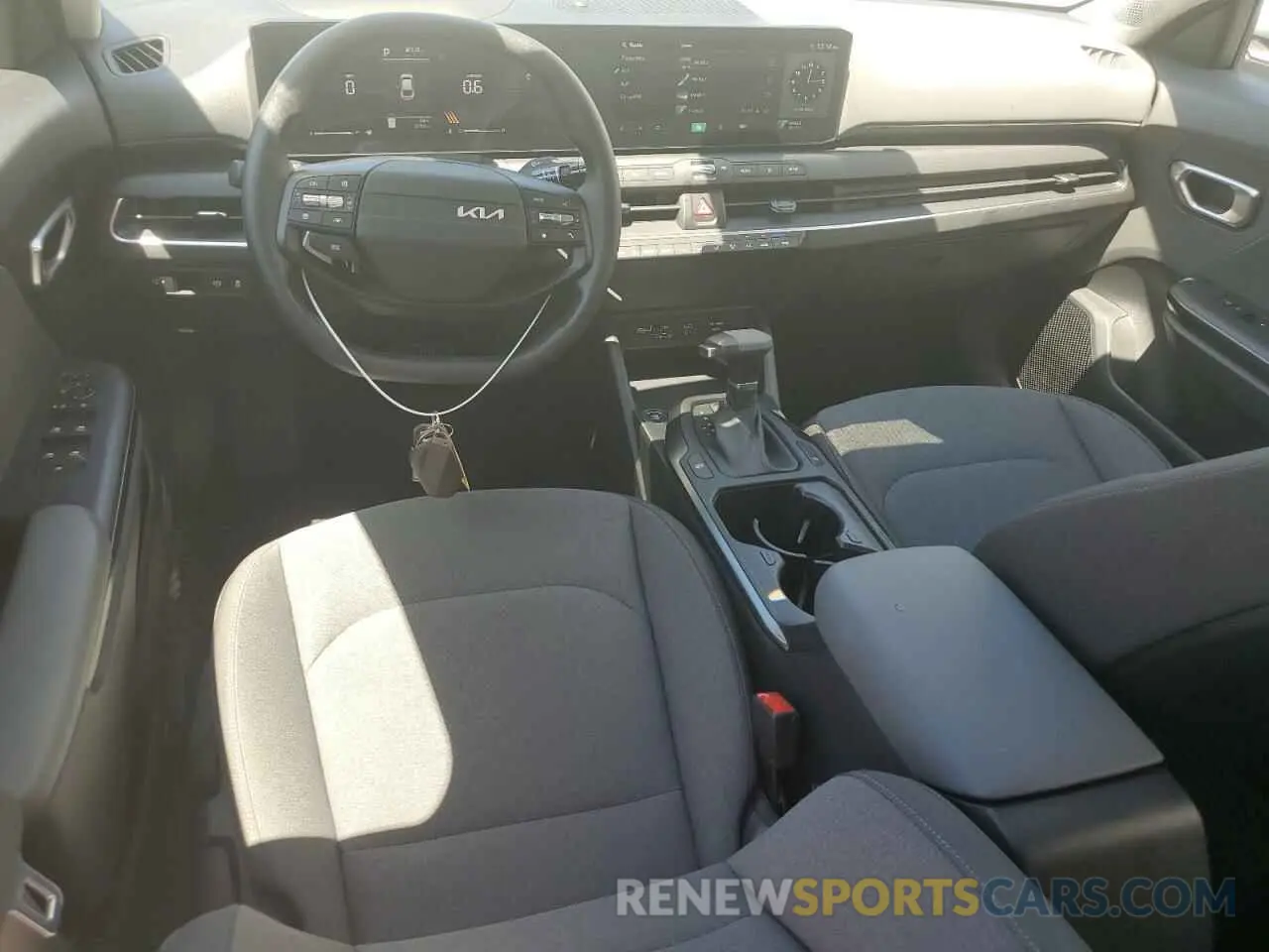 8 fotografías del automóvil dañado 3KPFT4DE8SE058107 KIA K4 LX 2025