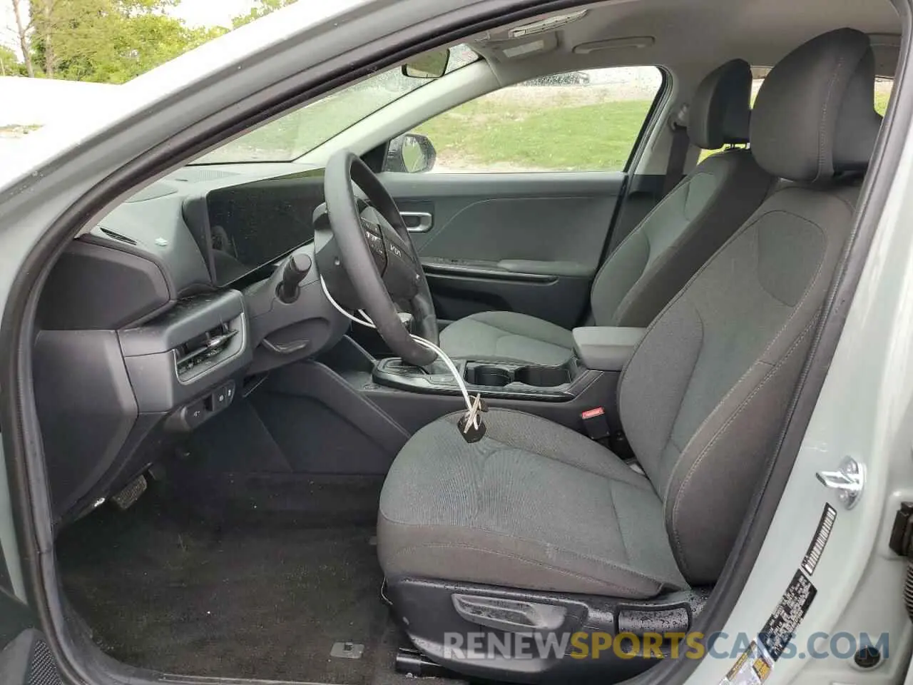 7 fotografías del automóvil dañado 3KPFT4DE8SE071603 KIA K4 LX 2025
