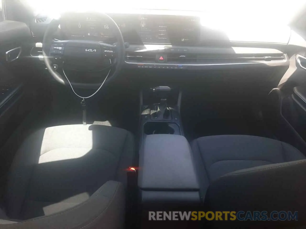 8 fotografías del automóvil dañado 3KPFT4DE8SE085470 KIA K4 LX 2025