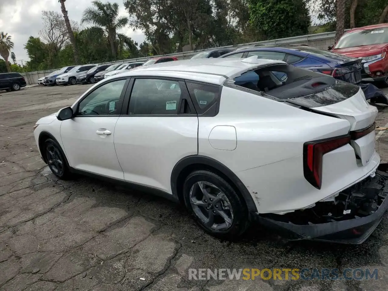 2 fotografías del automóvil dañado 3KPFT4DEXSE084790 KIA K4 LX 2025