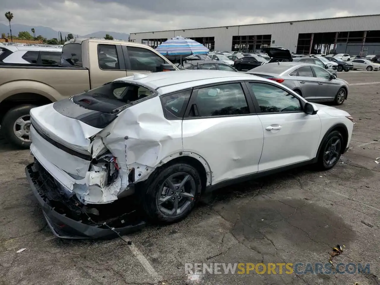 3 fotografías del automóvil dañado 3KPFT4DEXSE084790 KIA K4 LX 2025