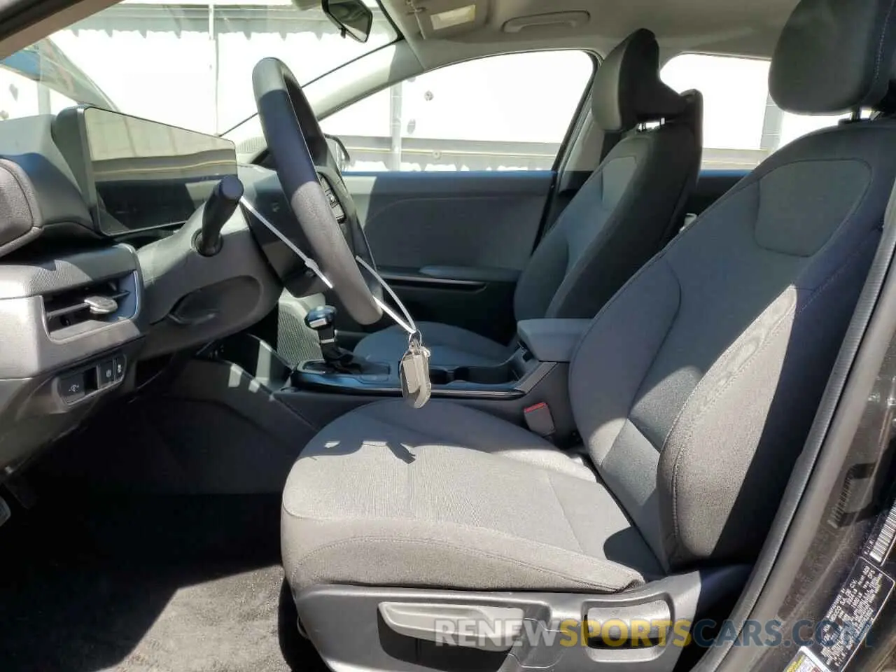 7 fotografías del automóvil dañado 3KPFT4DE2SE062802 KIA K4 LX 2026