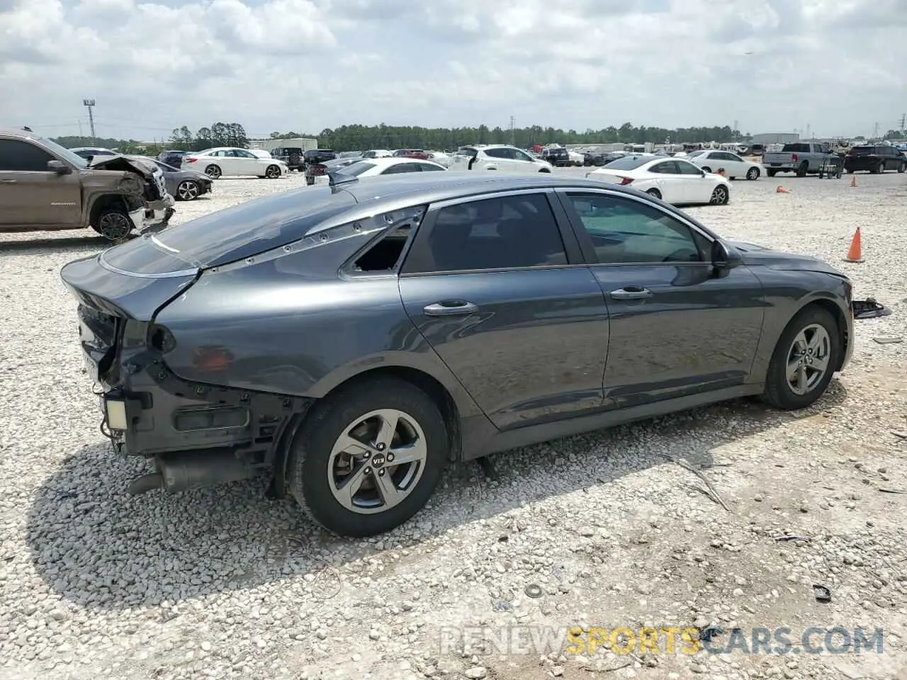 3 fotografías del automóvil dañado 5XXG14J20MG006419 KIA K5 2021