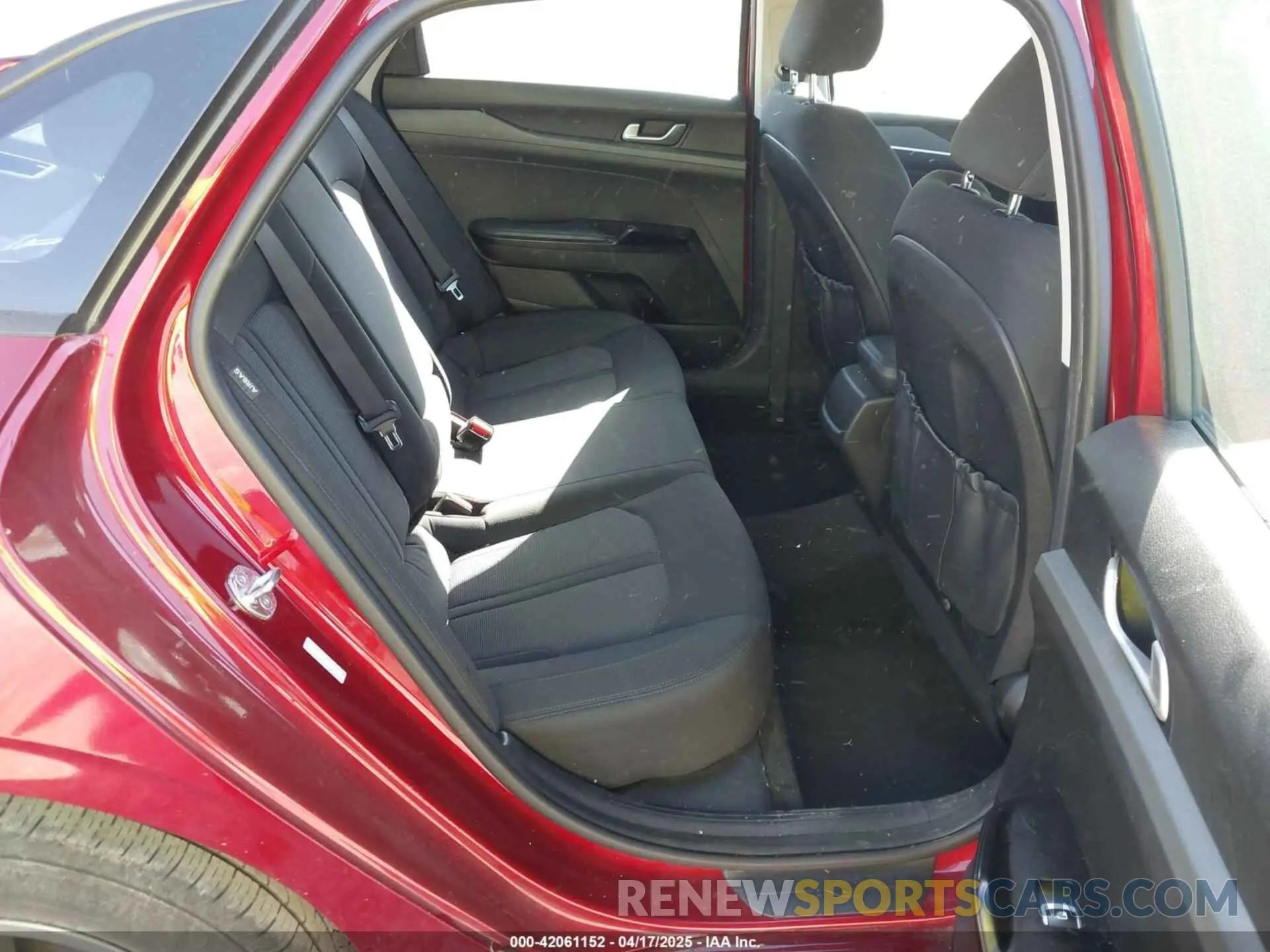 8 fotografías del automóvil dañado 5XXG14J20MG049478 KIA K5 2021