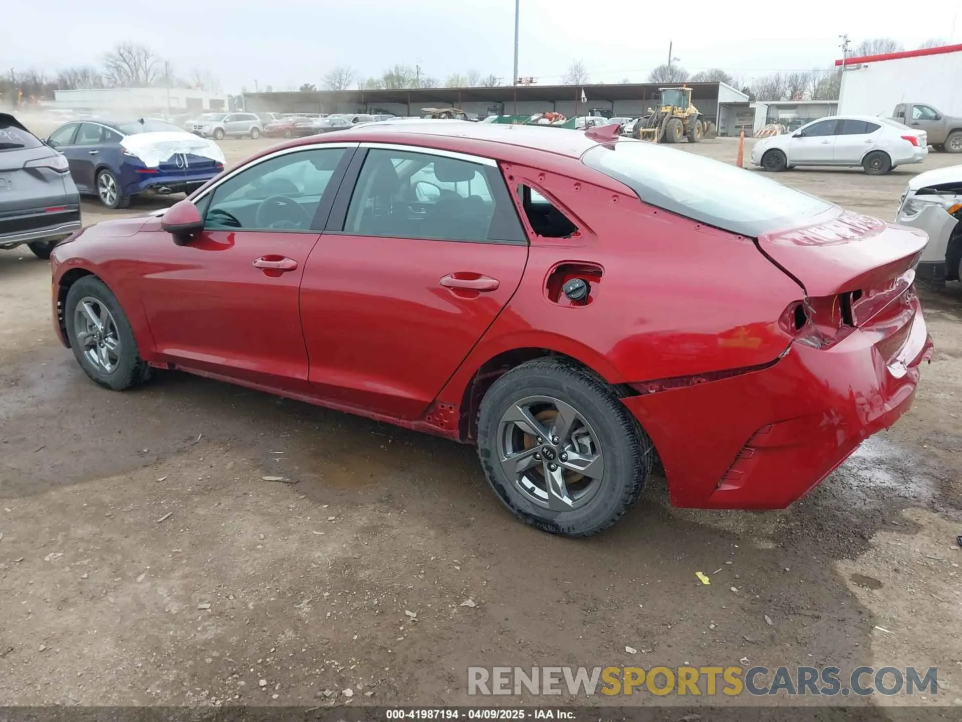 3 fotografías del automóvil dañado 5XXG14J20MG056219 KIA K5 2021