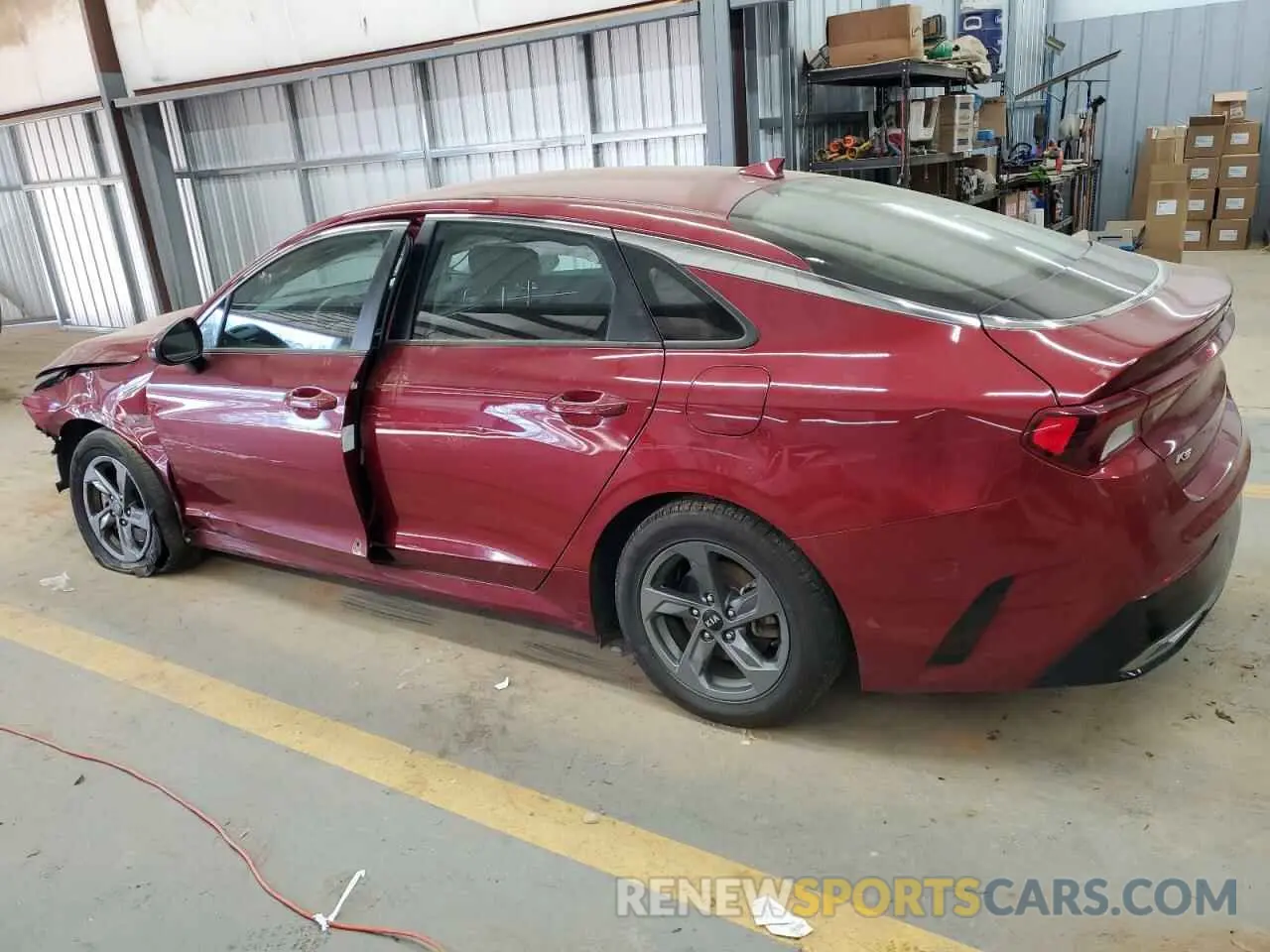 2 fotografías del automóvil dañado 5XXG14J20MG058164 KIA K5 2021