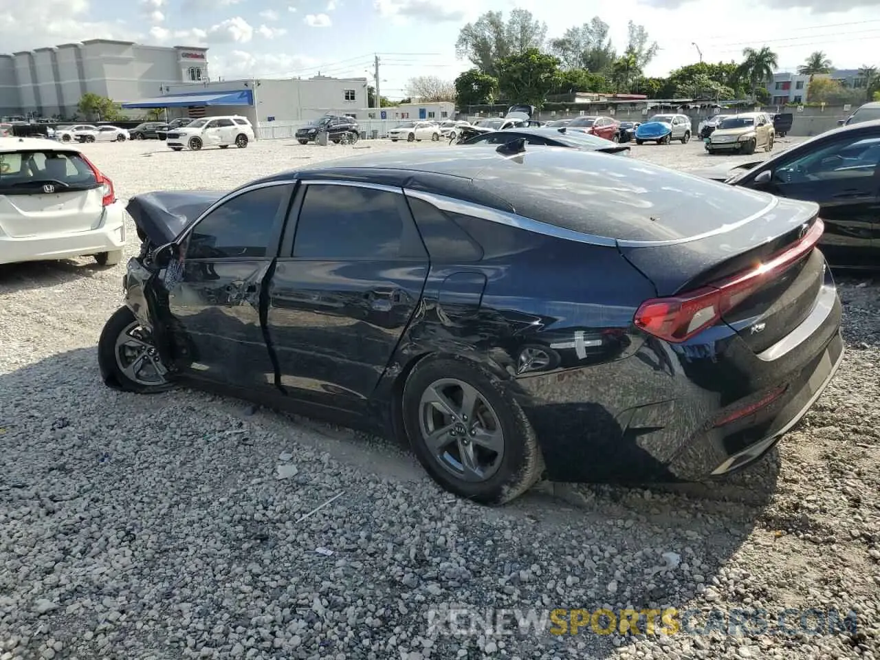 2 fotografías del automóvil dañado 5XXG14J20MG074512 KIA K5 2021