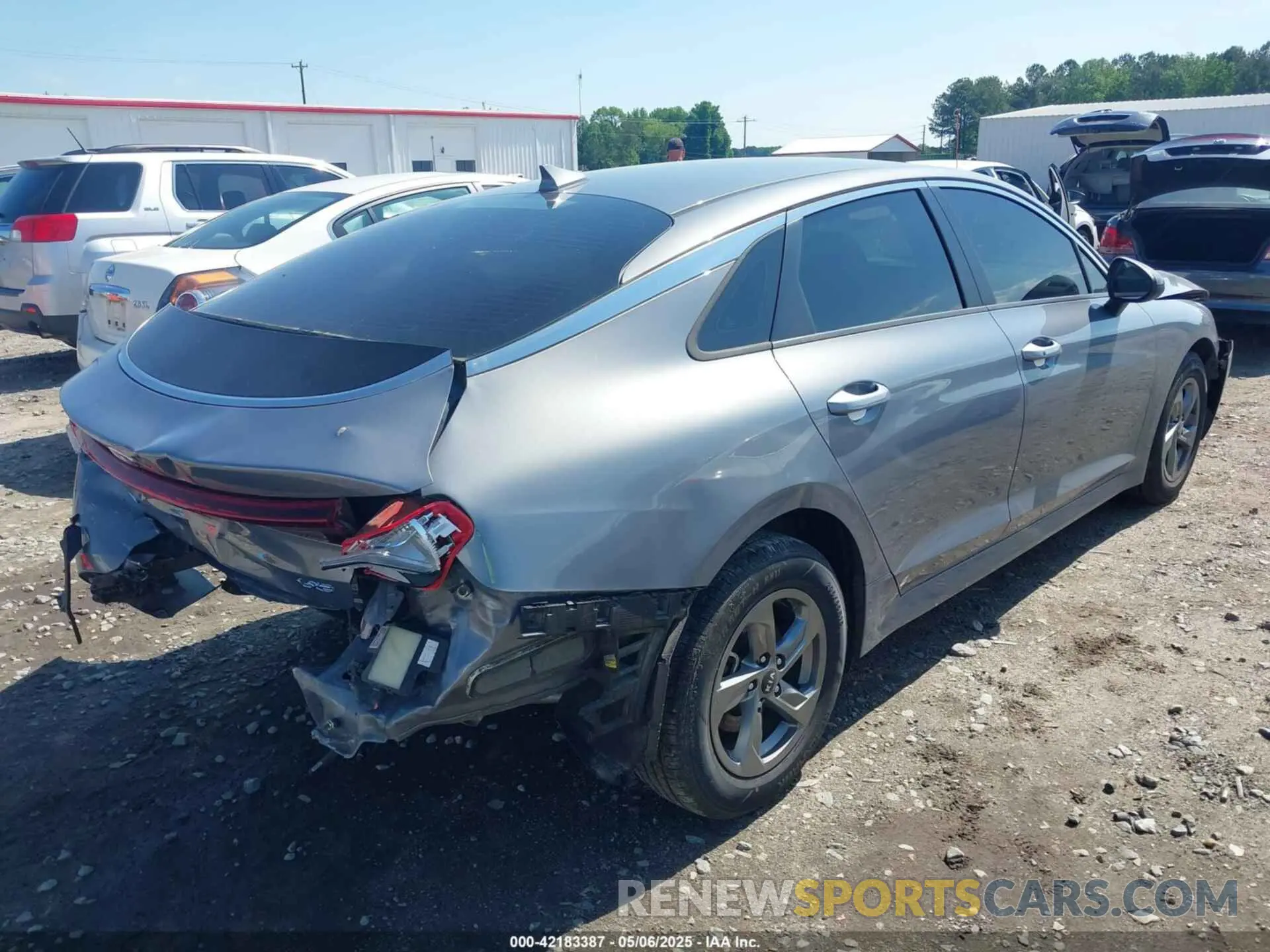 4 fotografías del automóvil dañado 5XXG14J21MG020801 KIA K5 2021