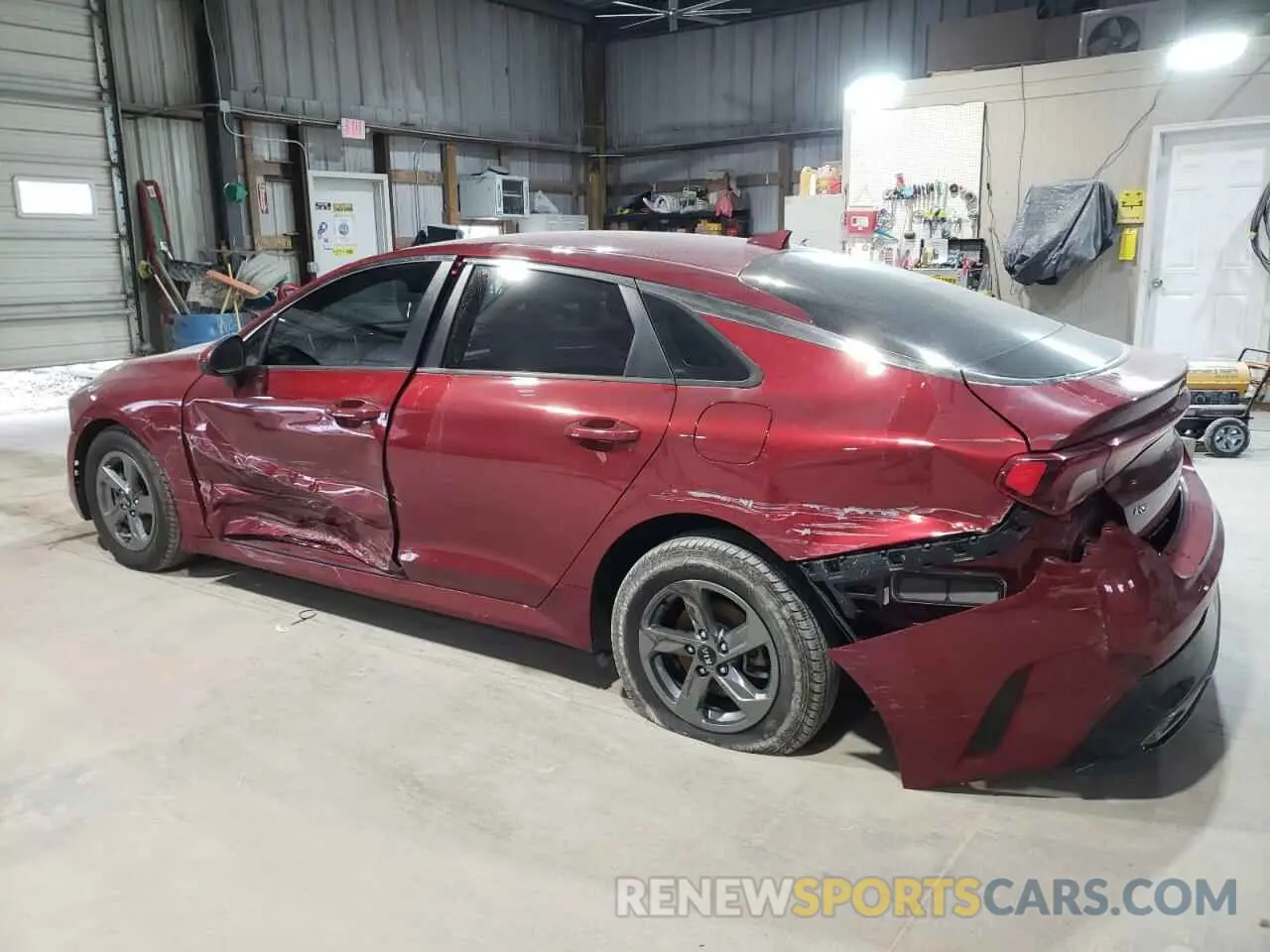 2 fotografías del automóvil dañado 5XXG14J21MG021169 KIA K5 2021
