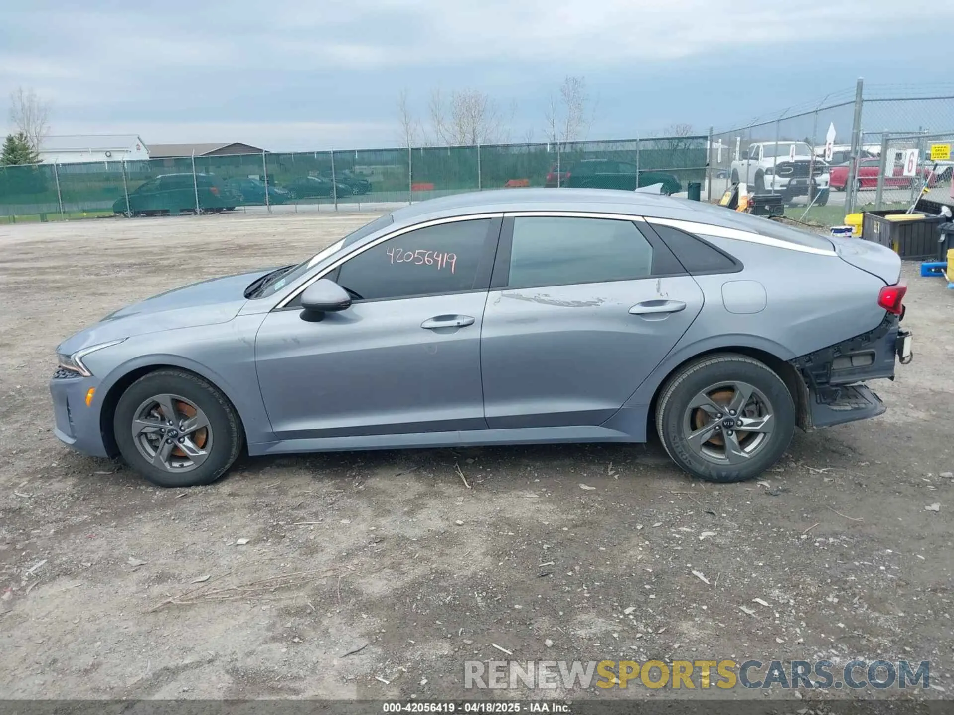 14 fotografías del automóvil dañado 5XXG14J21MG065205 KIA K5 2021