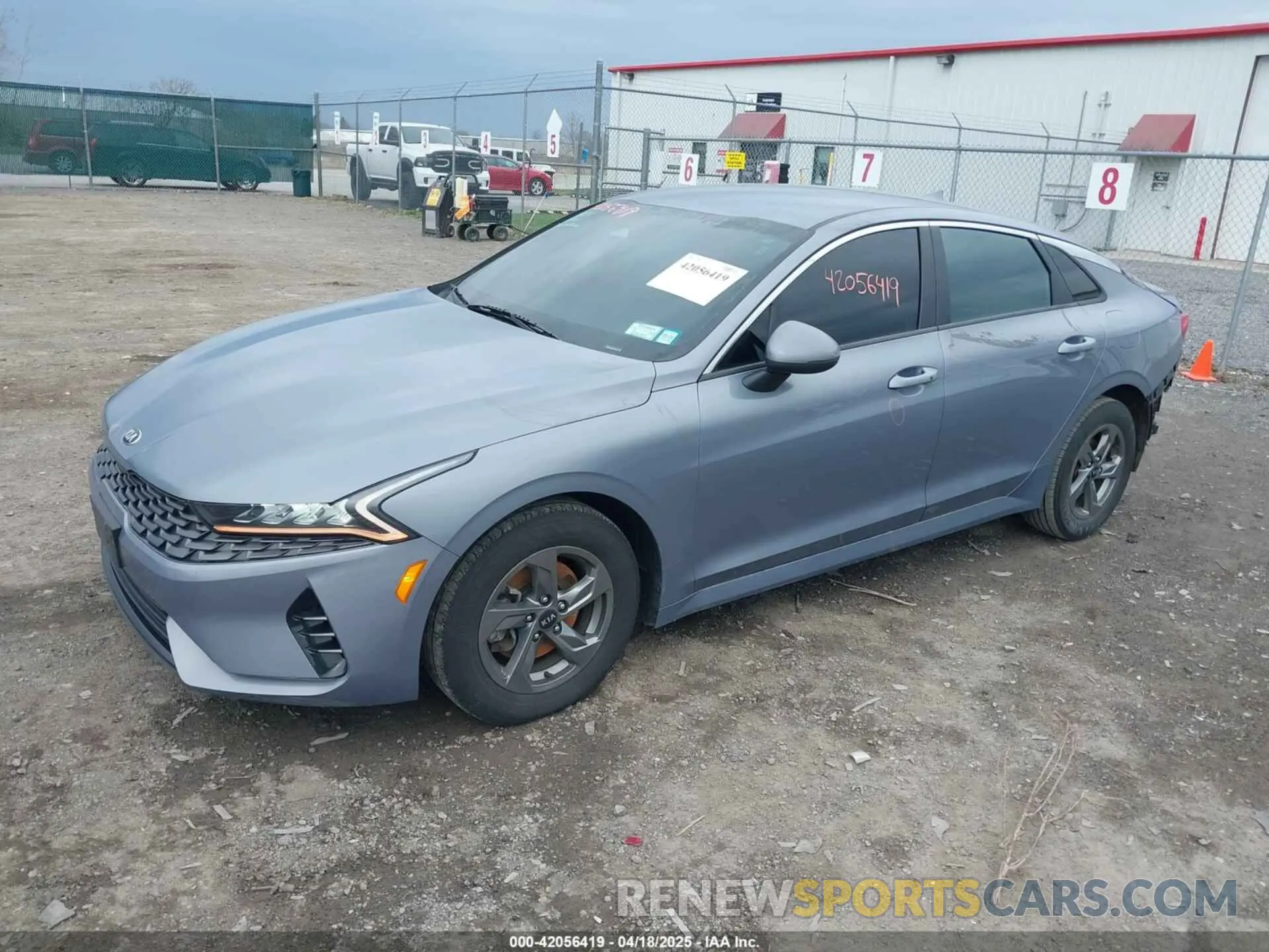 2 fotografías del automóvil dañado 5XXG14J21MG065205 KIA K5 2021