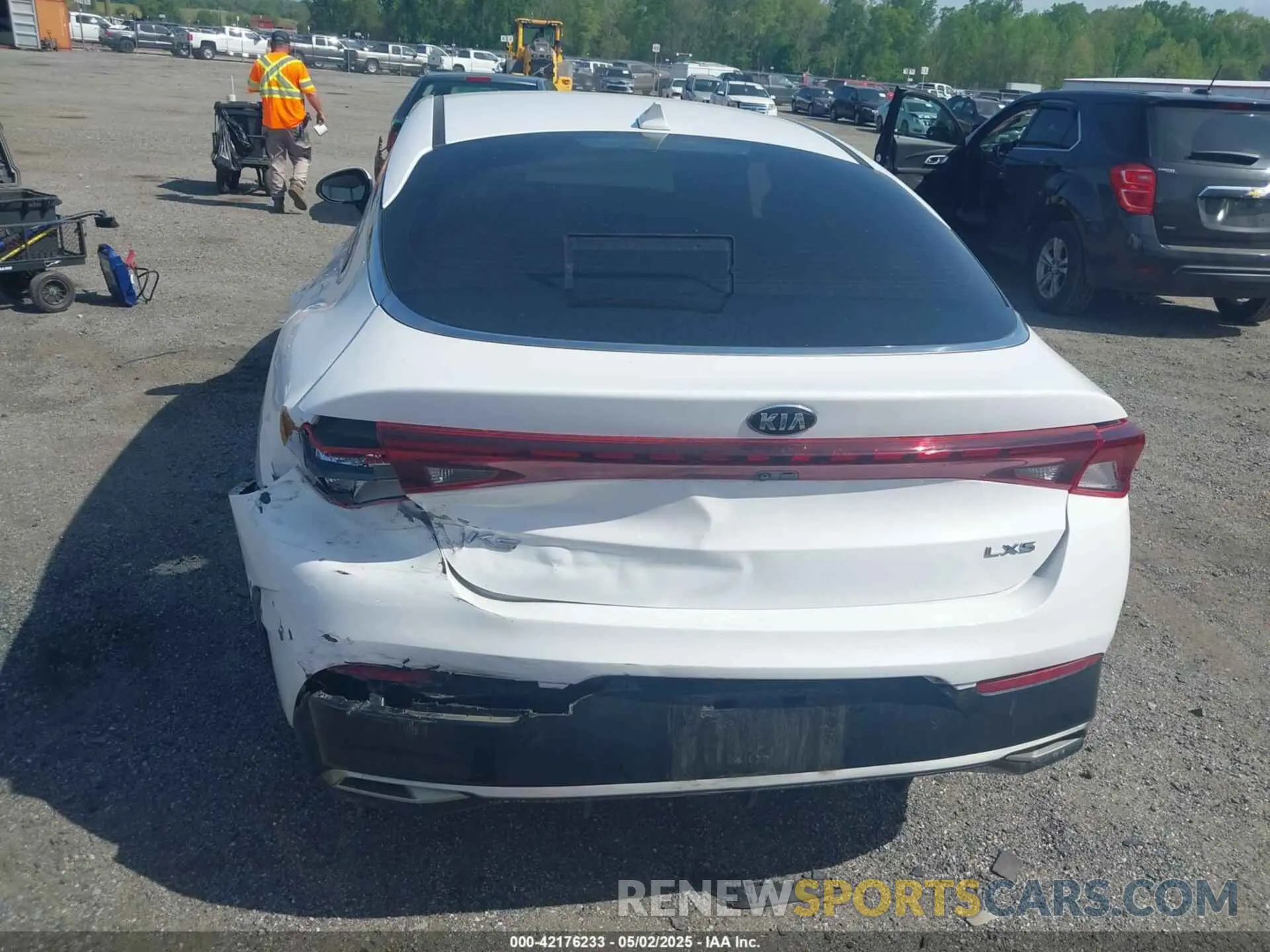 16 fotografías del automóvil dañado 5XXG14J21MG081596 KIA K5 2021