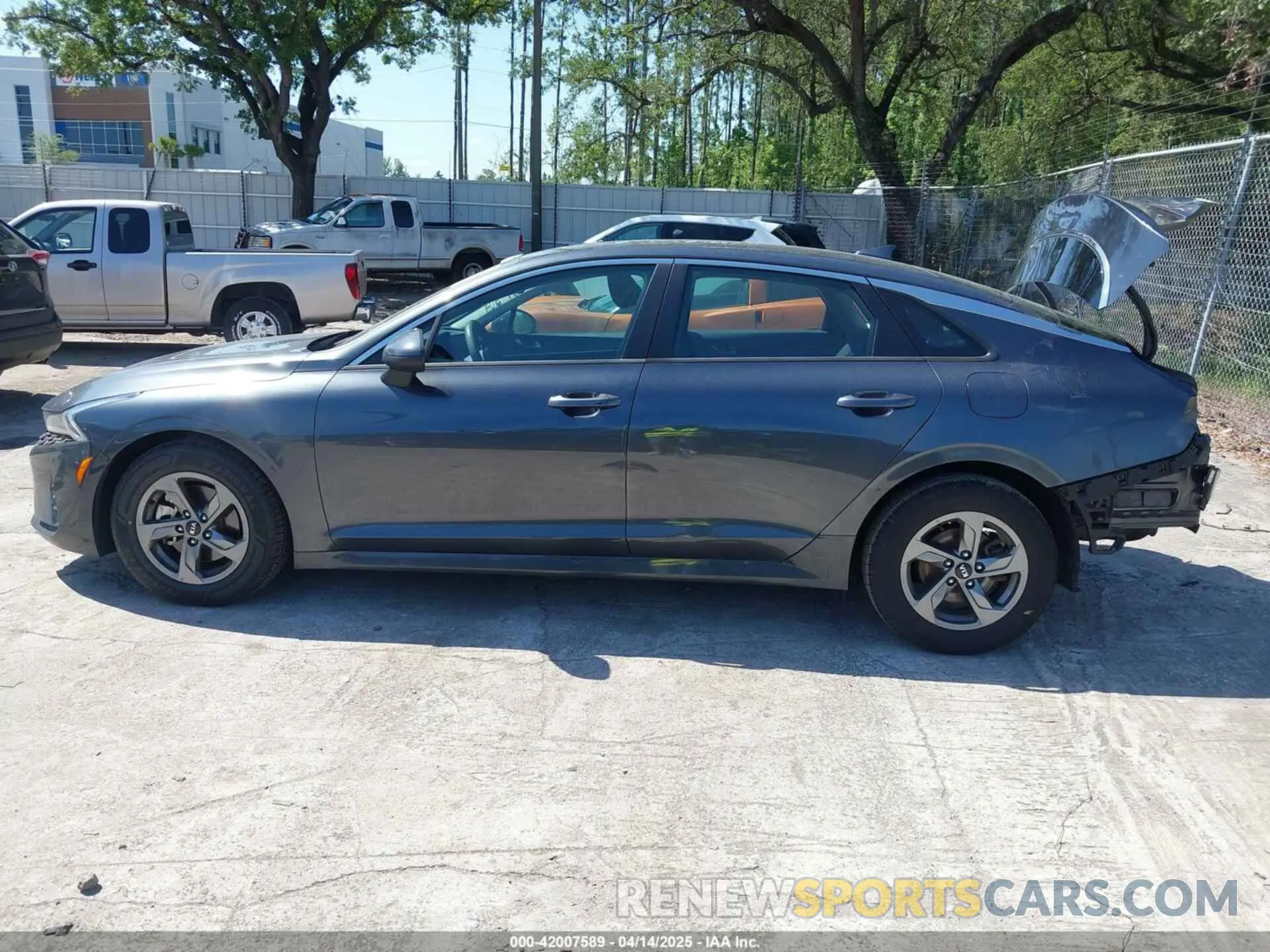 14 fotografías del automóvil dañado 5XXG14J22MG020953 KIA K5 2021