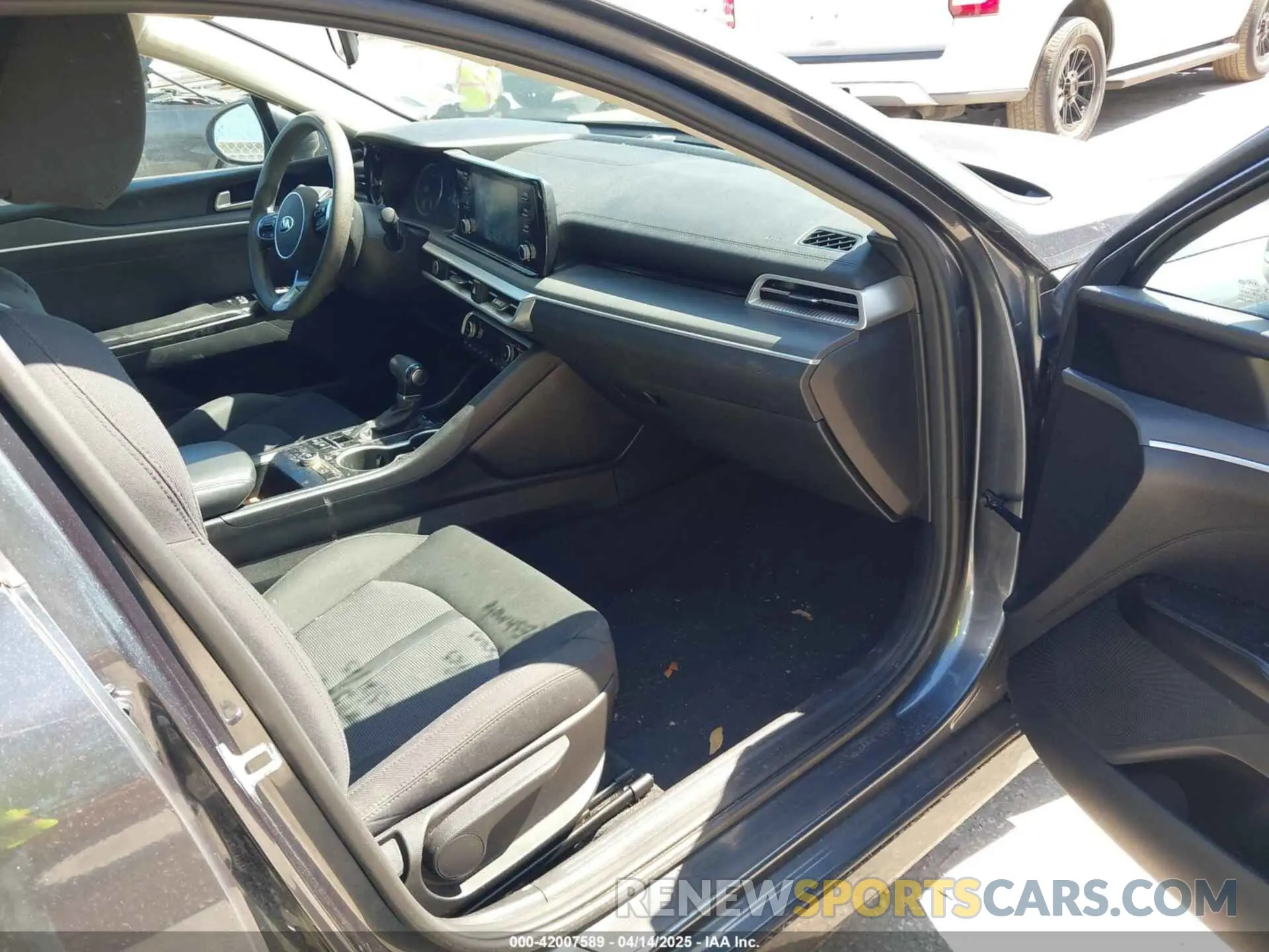 5 fotografías del automóvil dañado 5XXG14J22MG020953 KIA K5 2021