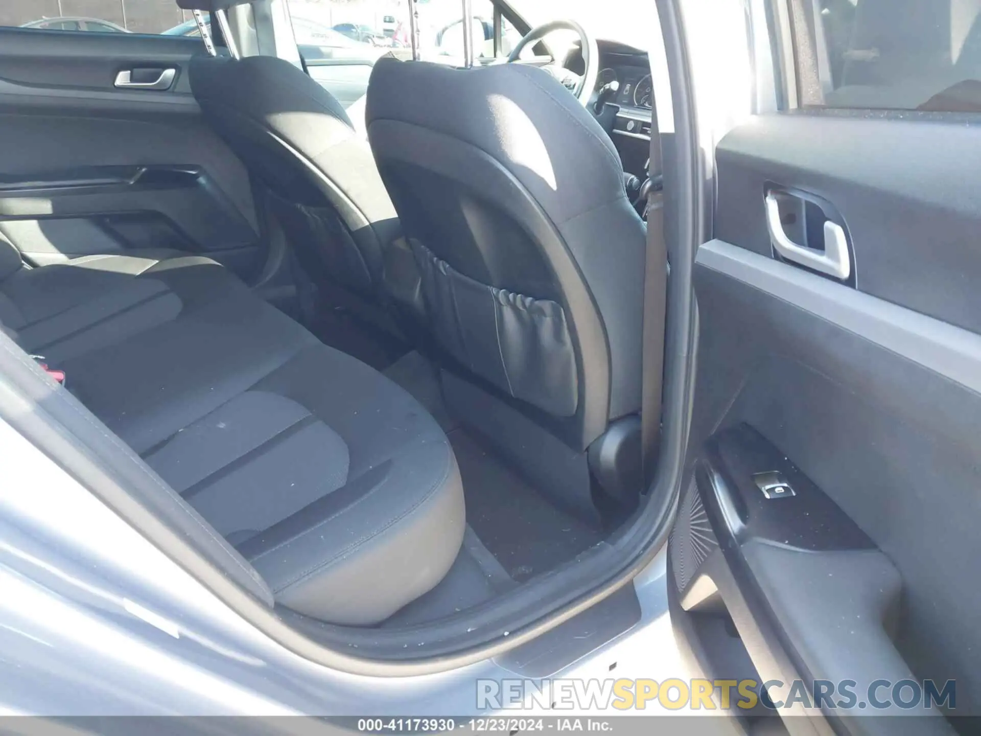 8 fotografías del automóvil dañado 5XXG14J22MG054102 KIA K5 2021
