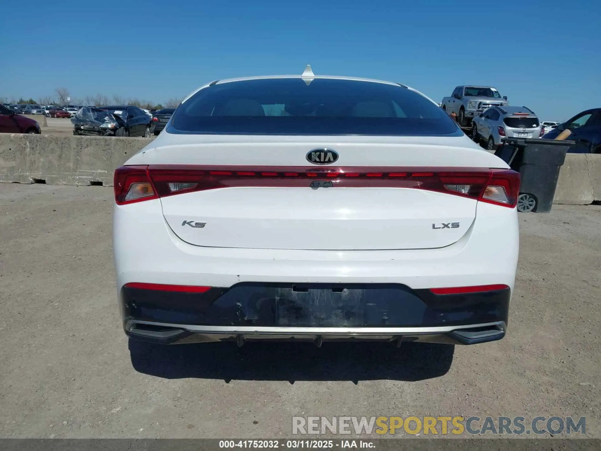 16 fotografías del automóvil dañado 5XXG14J23MG015129 KIA K5 2021