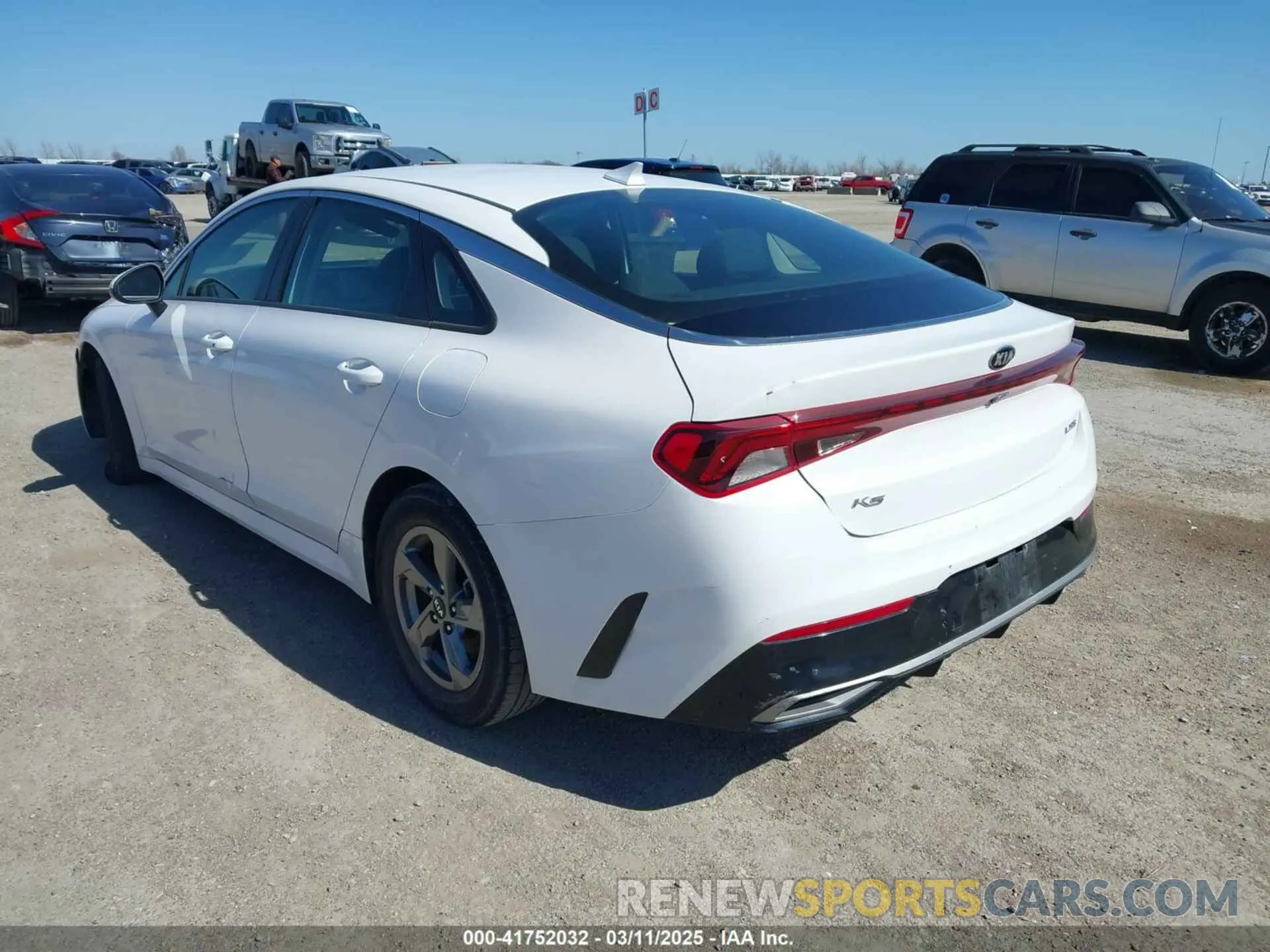 3 fotografías del automóvil dañado 5XXG14J23MG015129 KIA K5 2021