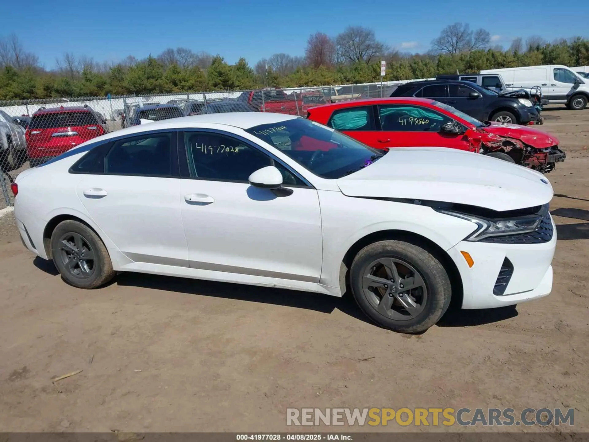 13 fotografías del automóvil dañado 5XXG14J23MG015647 KIA K5 2021