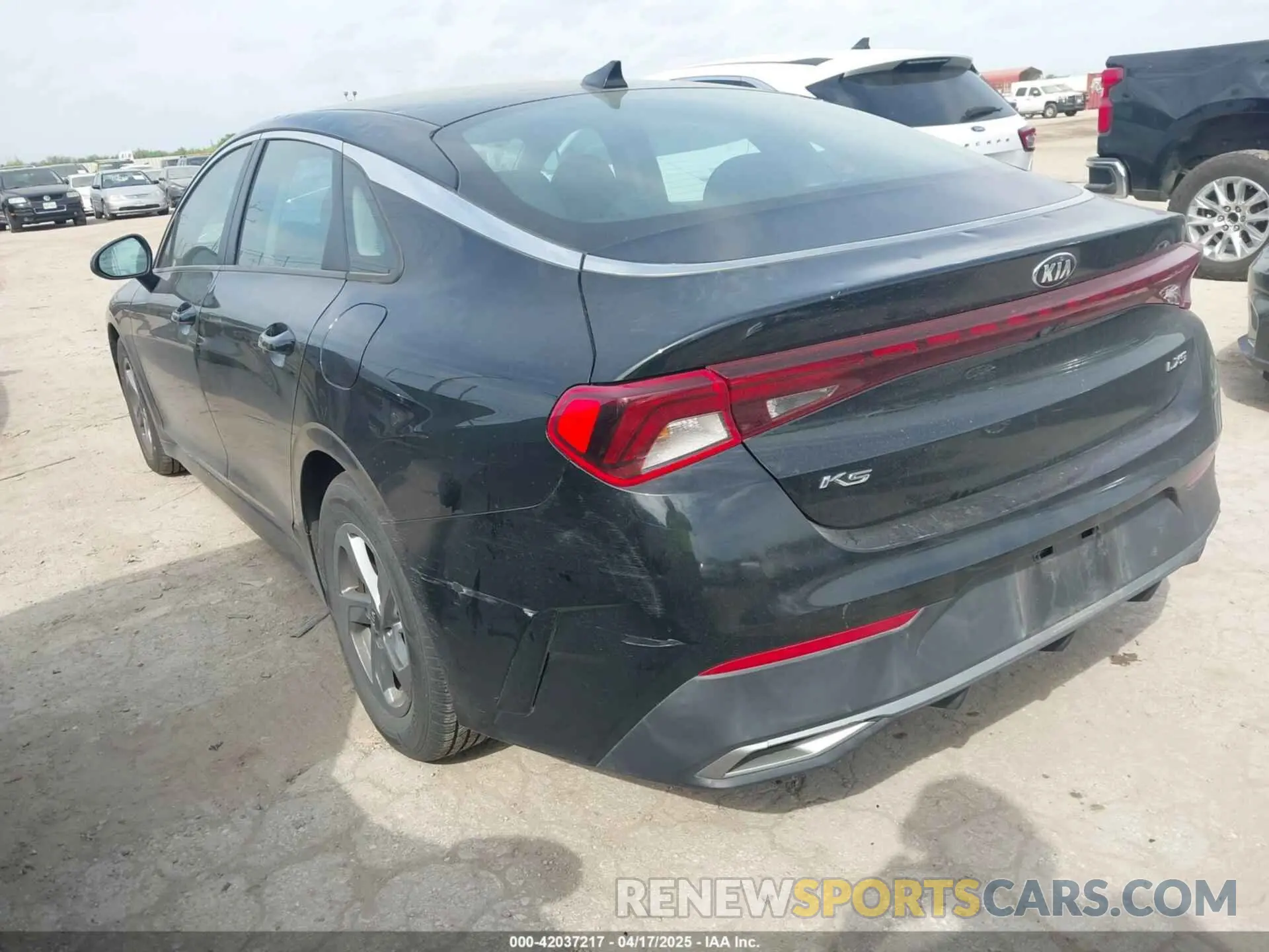 3 fotografías del automóvil dañado 5XXG14J23MG051922 KIA K5 2021
