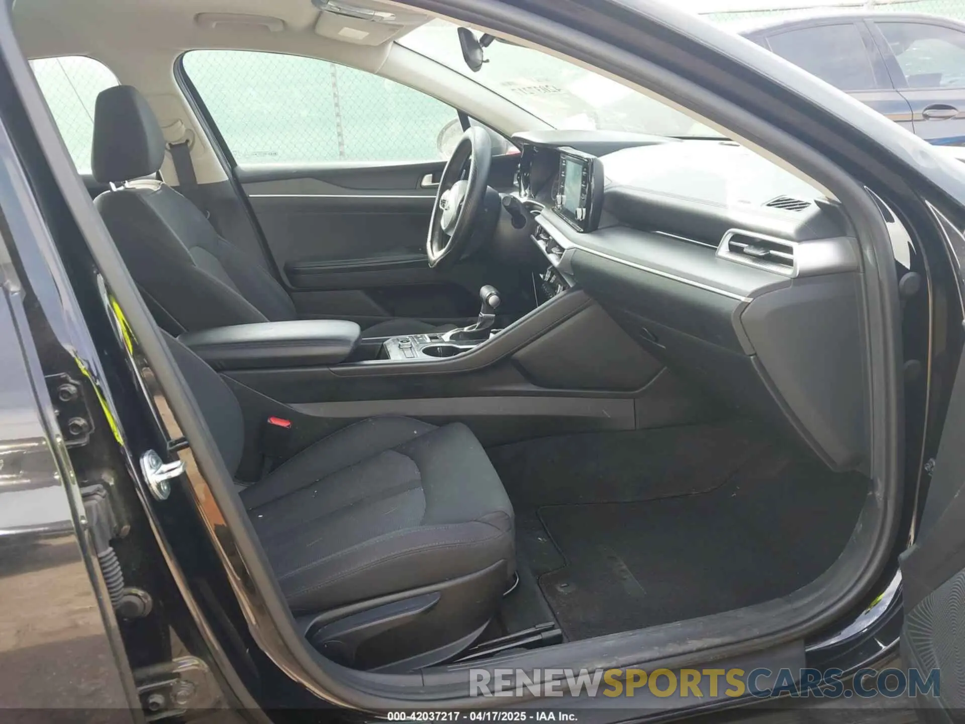 5 fotografías del automóvil dañado 5XXG14J23MG051922 KIA K5 2021