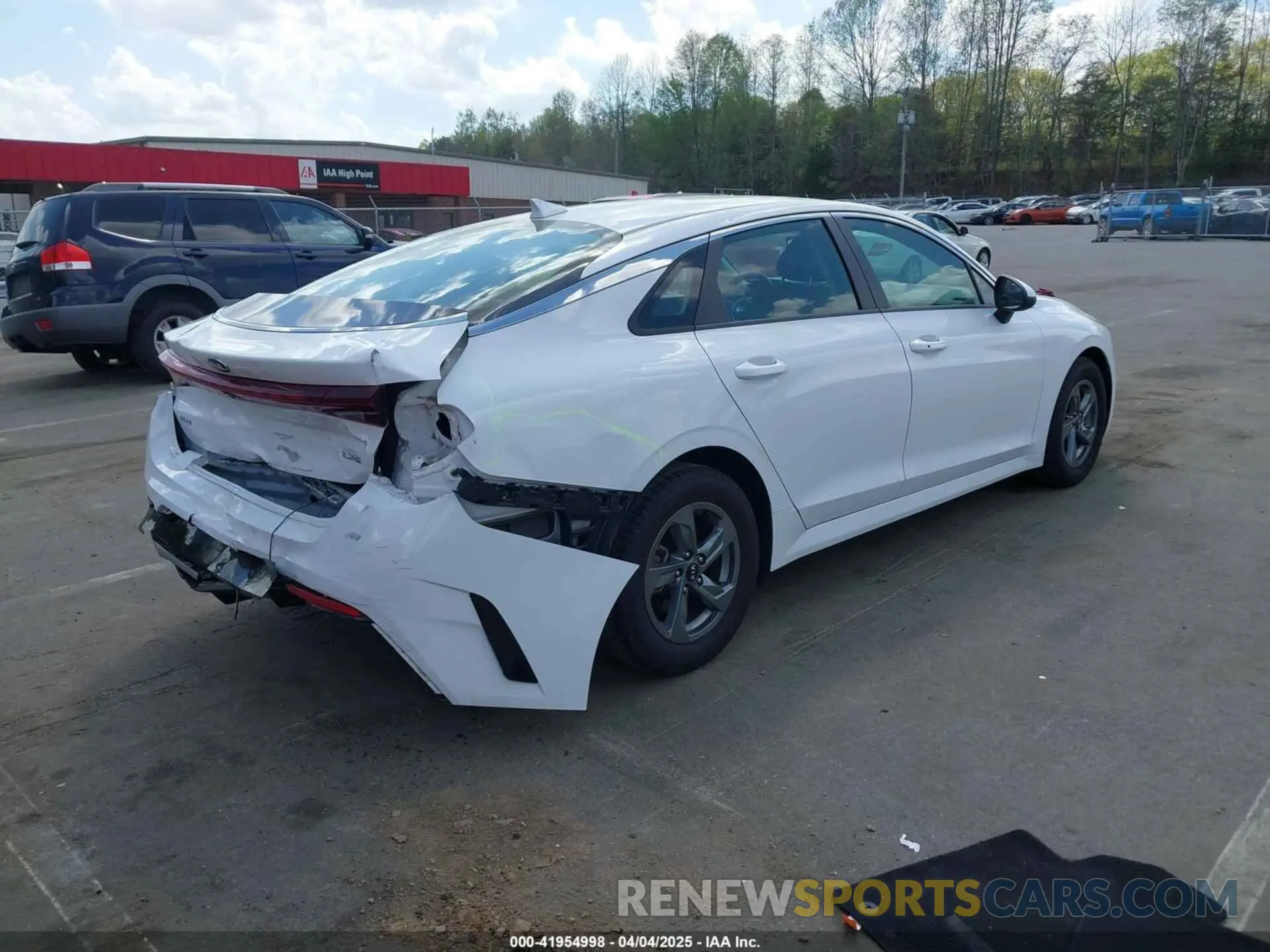 4 fotografías del automóvil dañado 5XXG14J23MG056148 KIA K5 2021