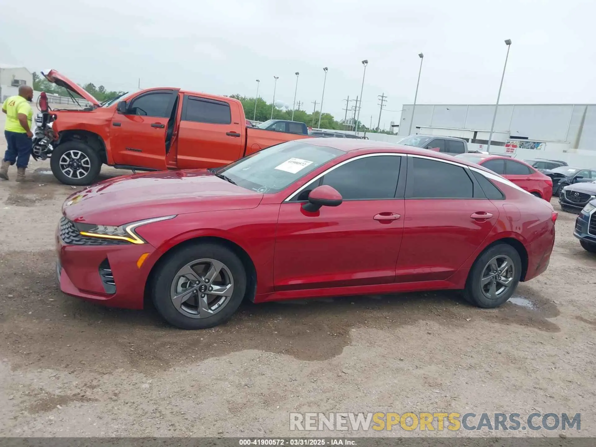 15 fotografías del automóvil dañado 5XXG14J23MG071037 KIA K5 2021