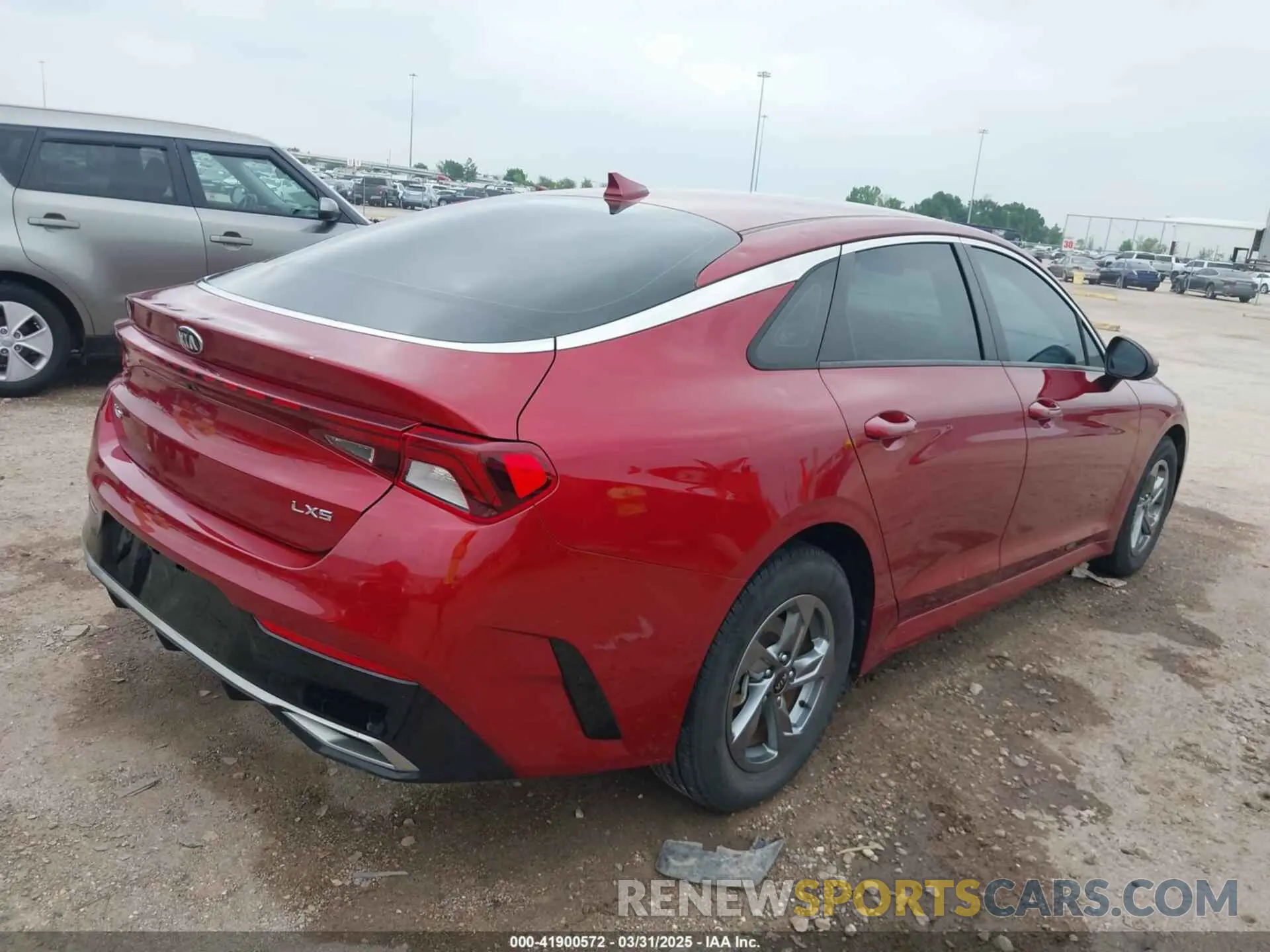 4 fotografías del automóvil dañado 5XXG14J23MG071037 KIA K5 2021