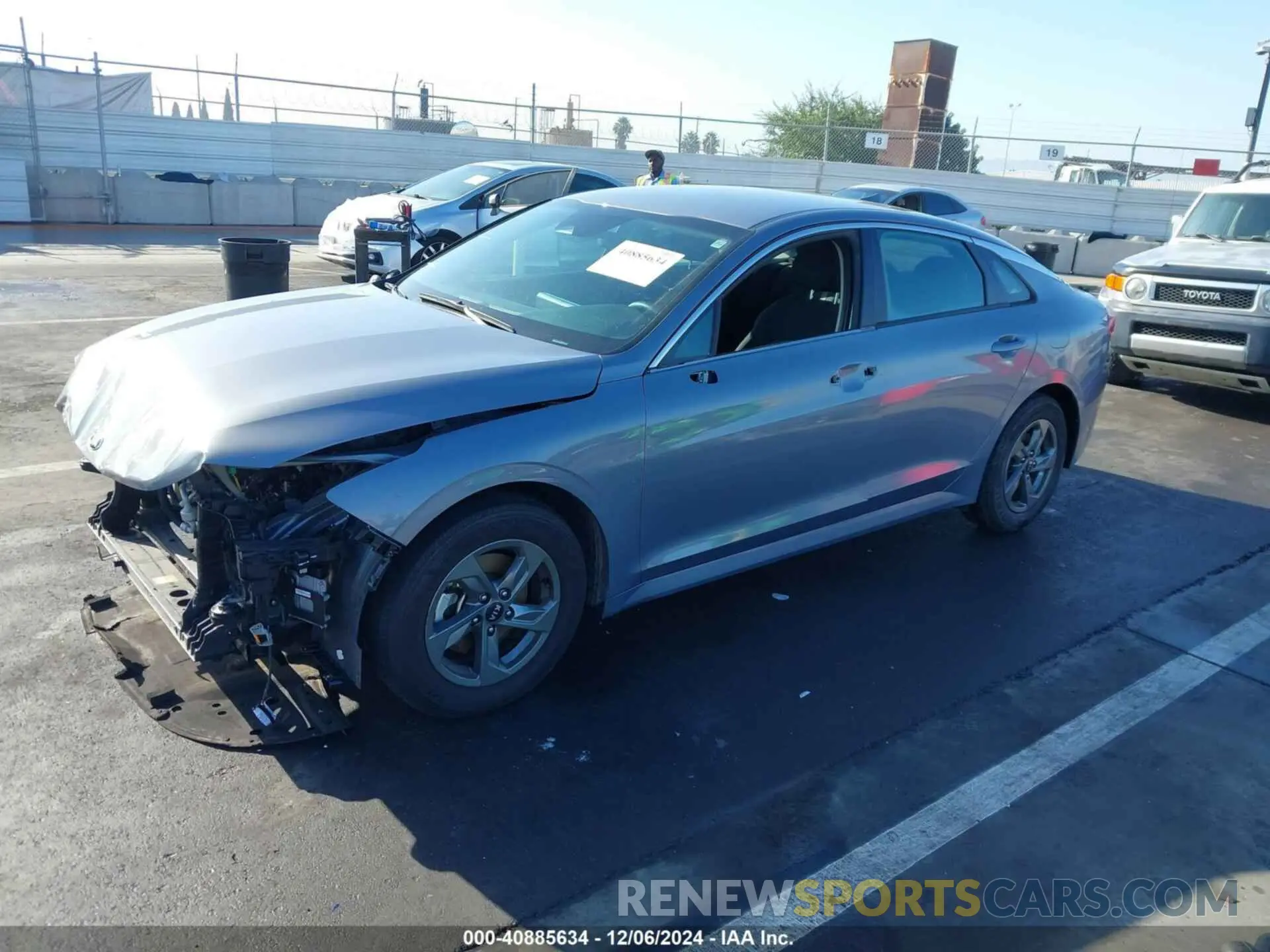 2 fotografías del automóvil dañado 5XXG14J23MG072575 KIA K5 2021