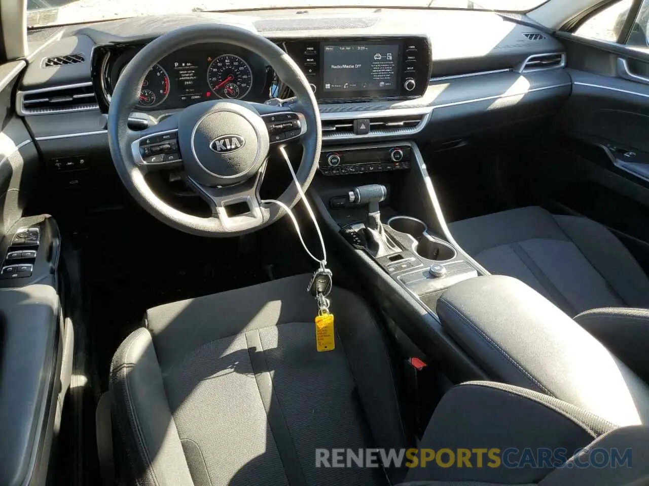 8 fotografías del automóvil dañado 5XXG14J24MG004513 KIA K5 2021