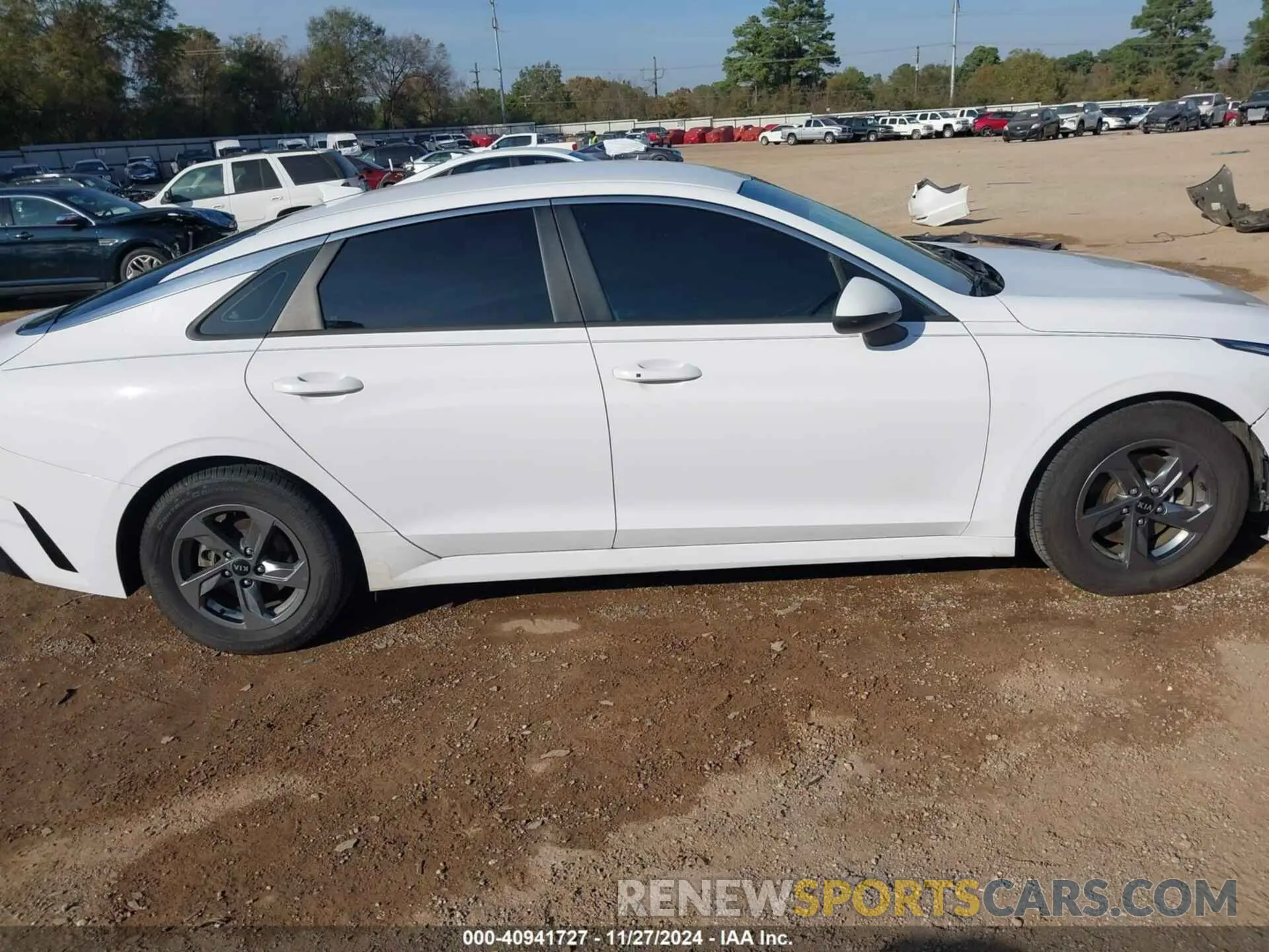 13 fotografías del automóvil dañado 5XXG14J24MG010067 KIA K5 2021
