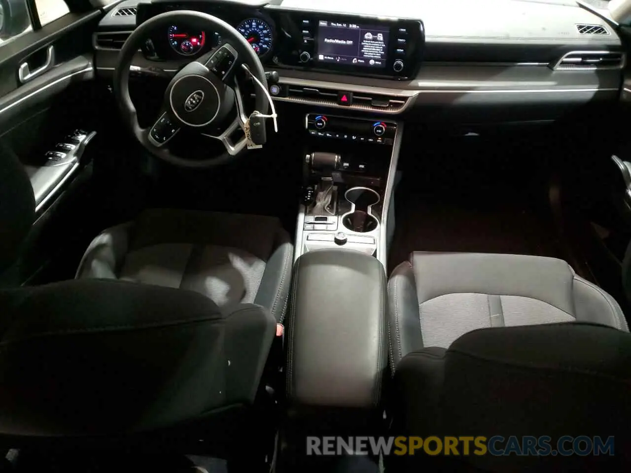 8 fotografías del automóvil dañado 5XXG14J24MG021831 KIA K5 2021