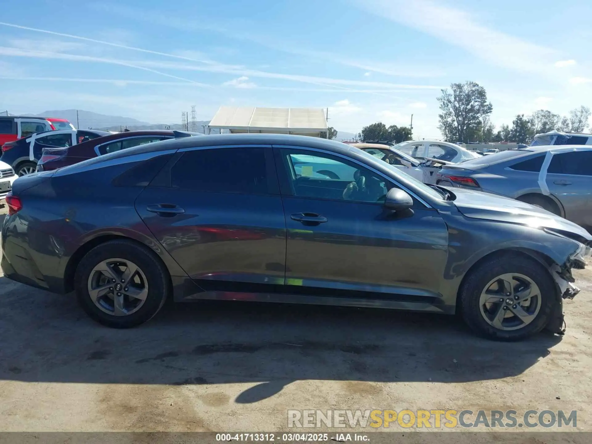 13 fotografías del automóvil dañado 5XXG14J24MG038158 KIA K5 2021