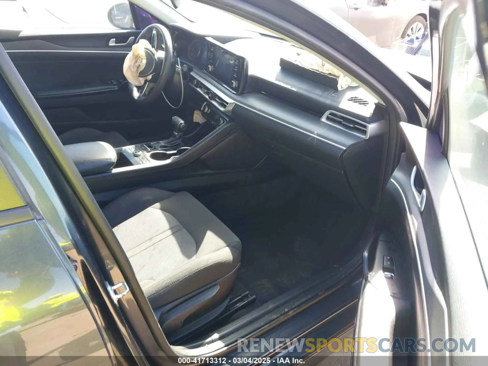 5 fotografías del automóvil dañado 5XXG14J24MG038158 KIA K5 2021