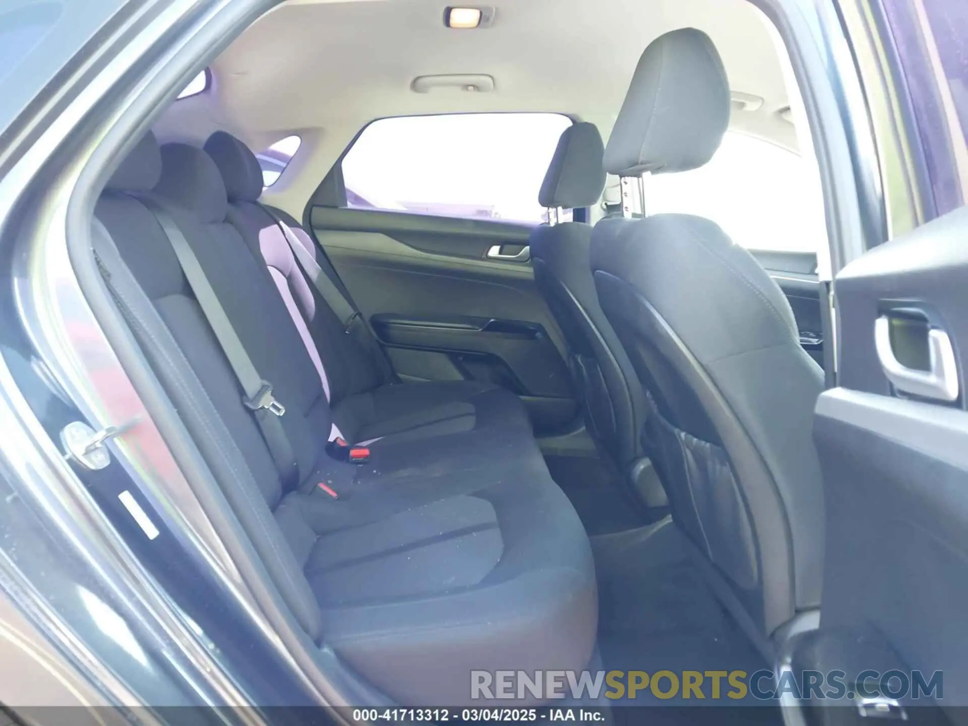 8 fotografías del automóvil dañado 5XXG14J24MG038158 KIA K5 2021