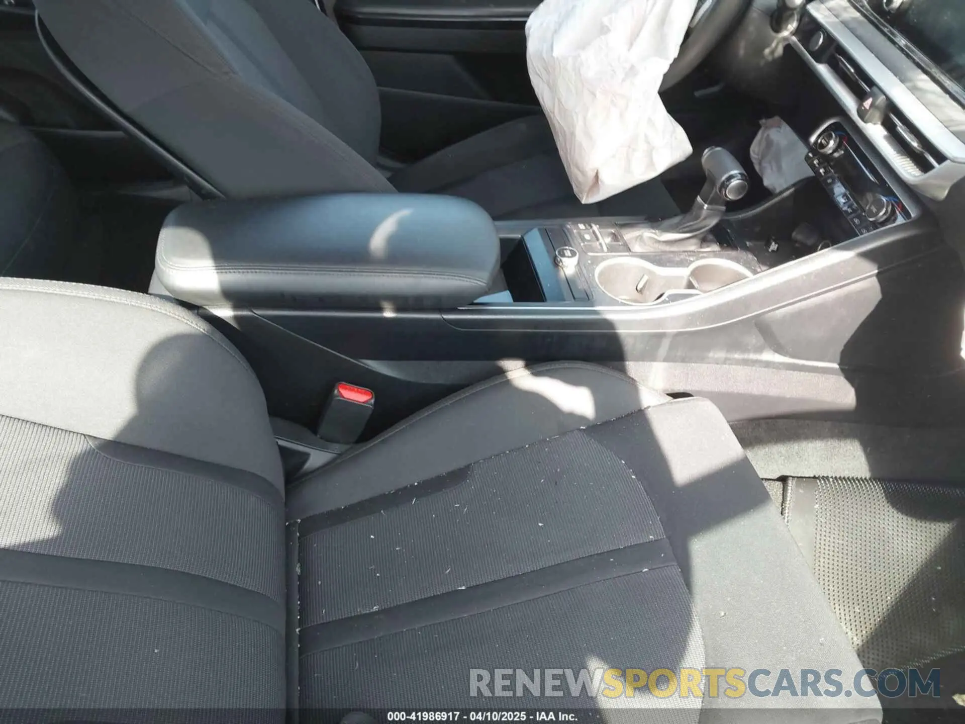 5 fotografías del automóvil dañado 5XXG14J24MG043585 KIA K5 2021