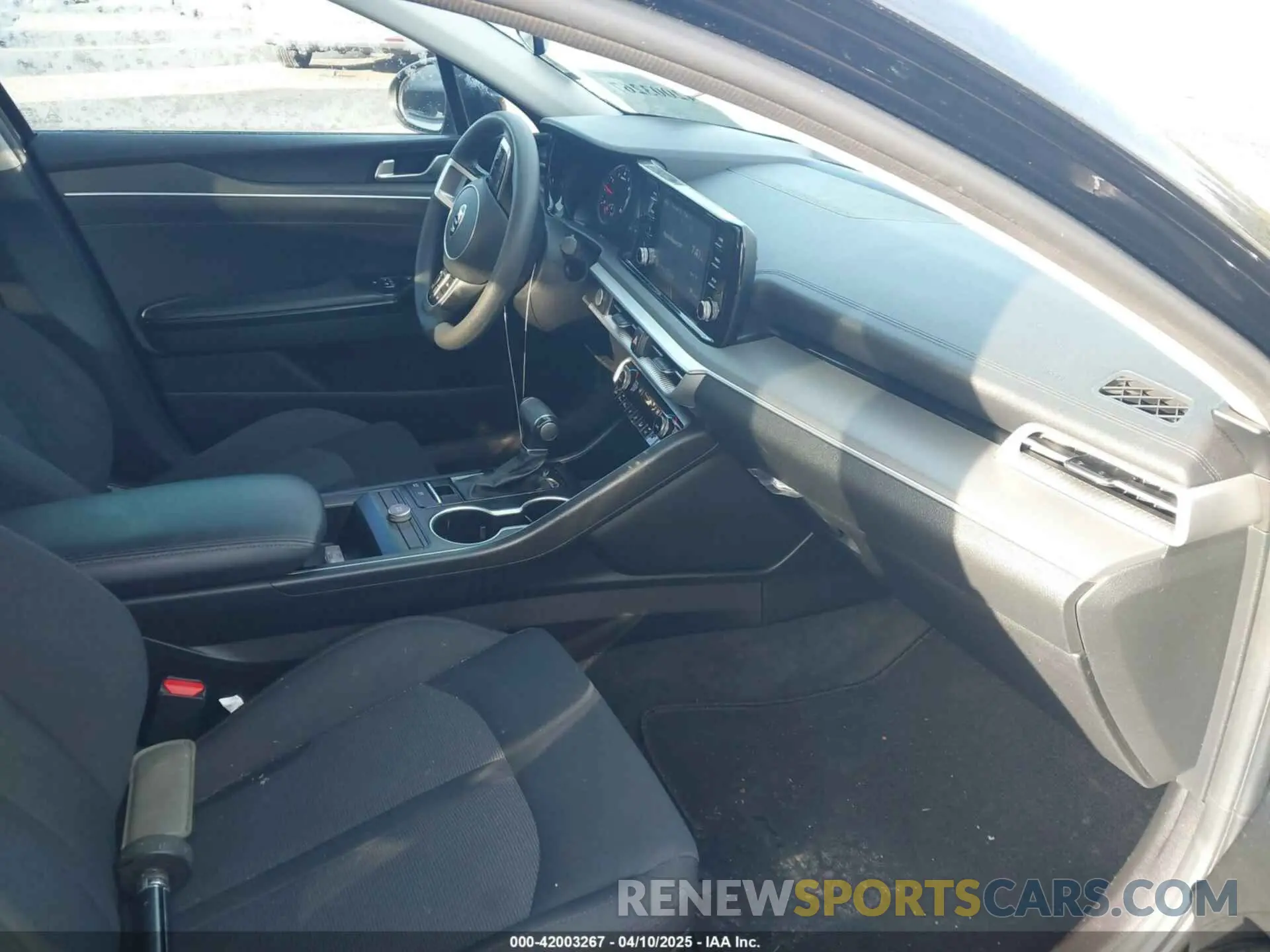 5 fotografías del automóvil dañado 5XXG14J24MG058507 KIA K5 2021